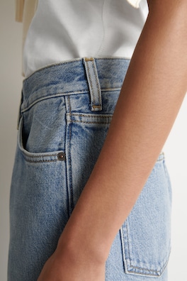 ARCH TAPERED JEANS — LIGHT BLUE 2
