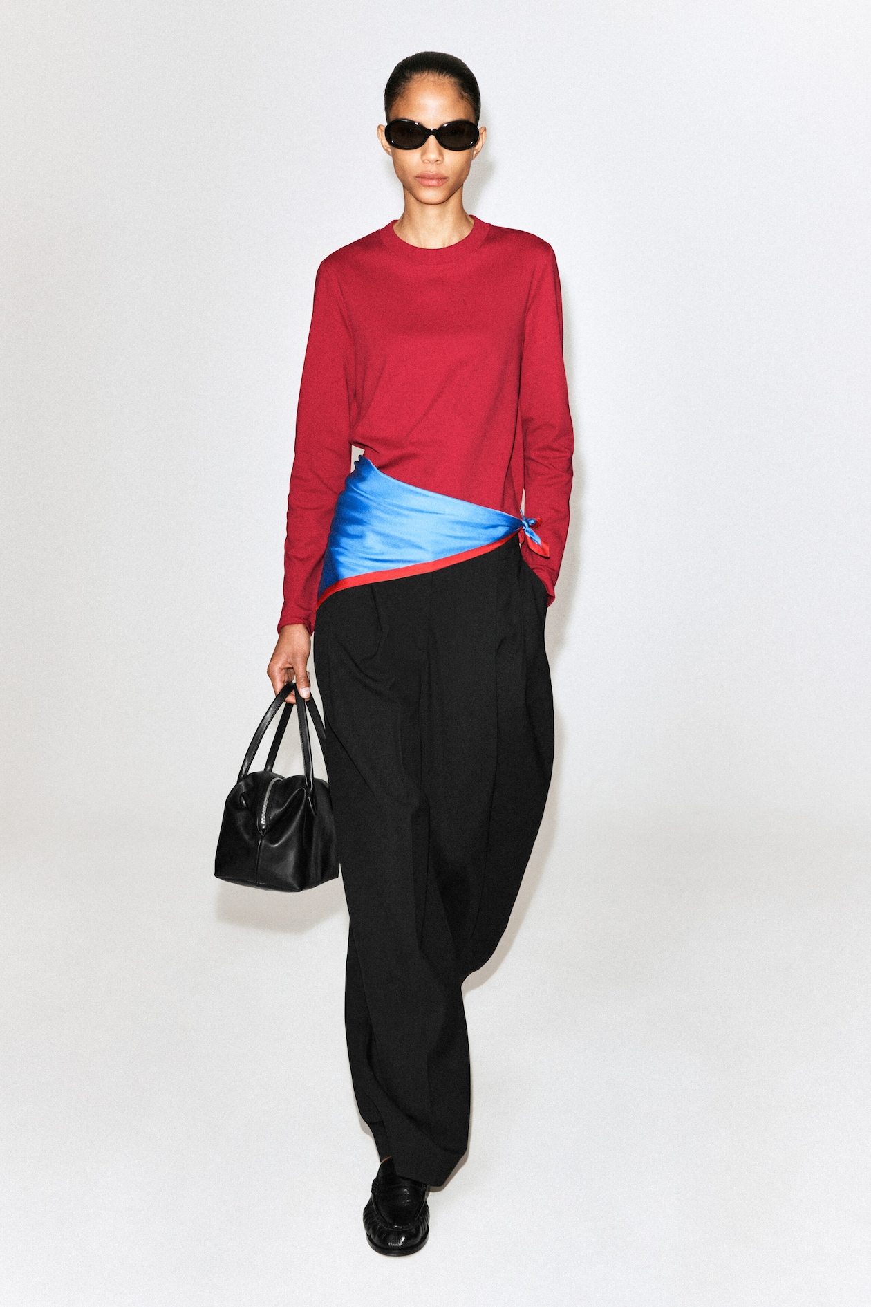 CLEAN CUT LONG-SLEEVED T-SHIRT — RED