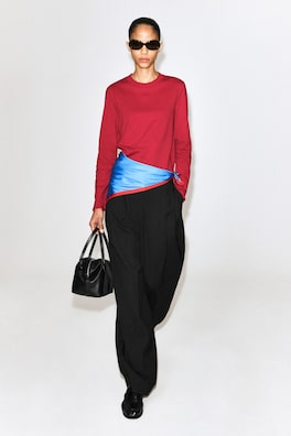 CLEAN CUT LONG-SLEEVED T-SHIRT — RED 2