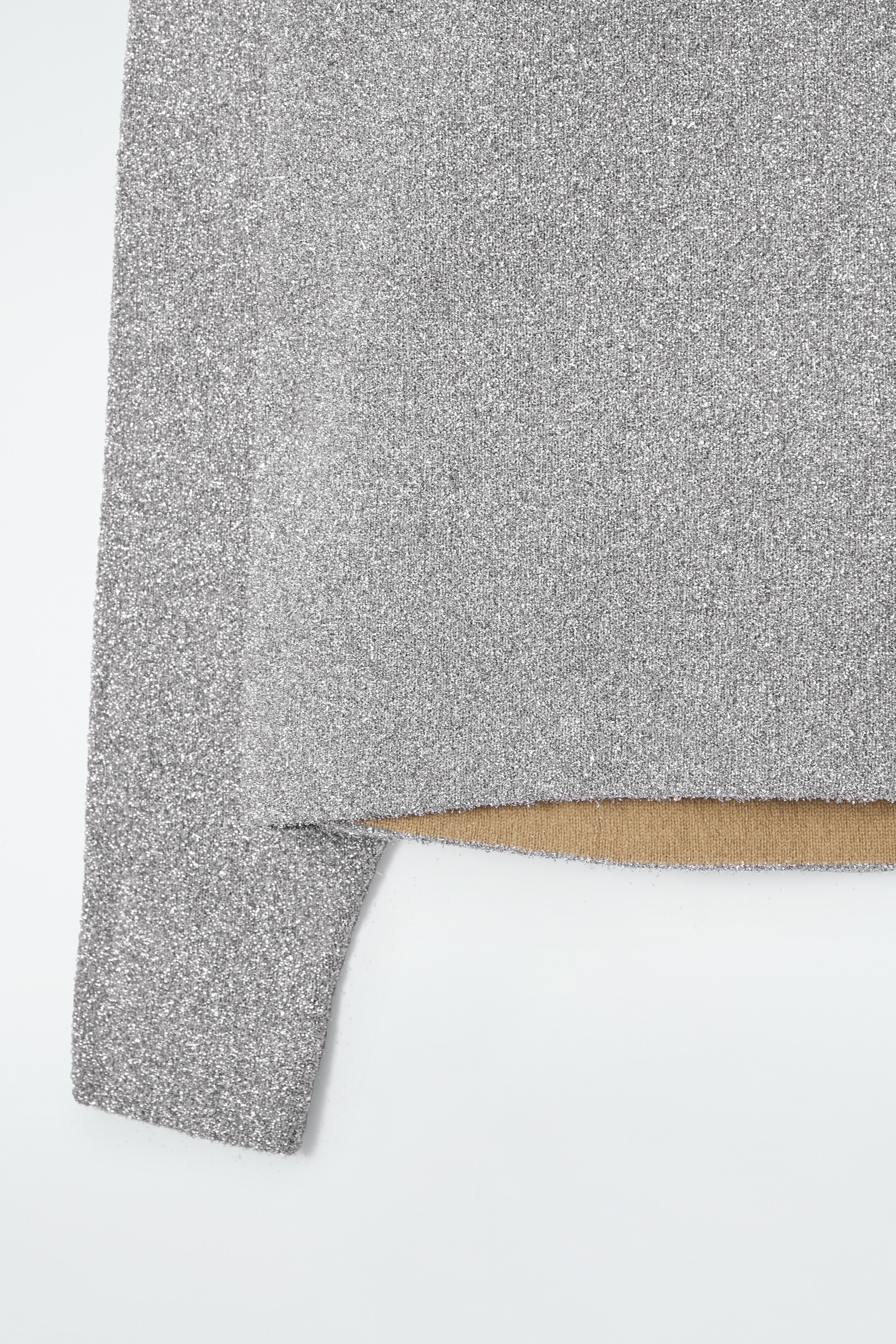 Grösseres Bild ansehen: GLITZERNDER OVERSIZED-PULLOVER AUS MERINOWOLLE - SILBER - DAMEN | H&M CH 2