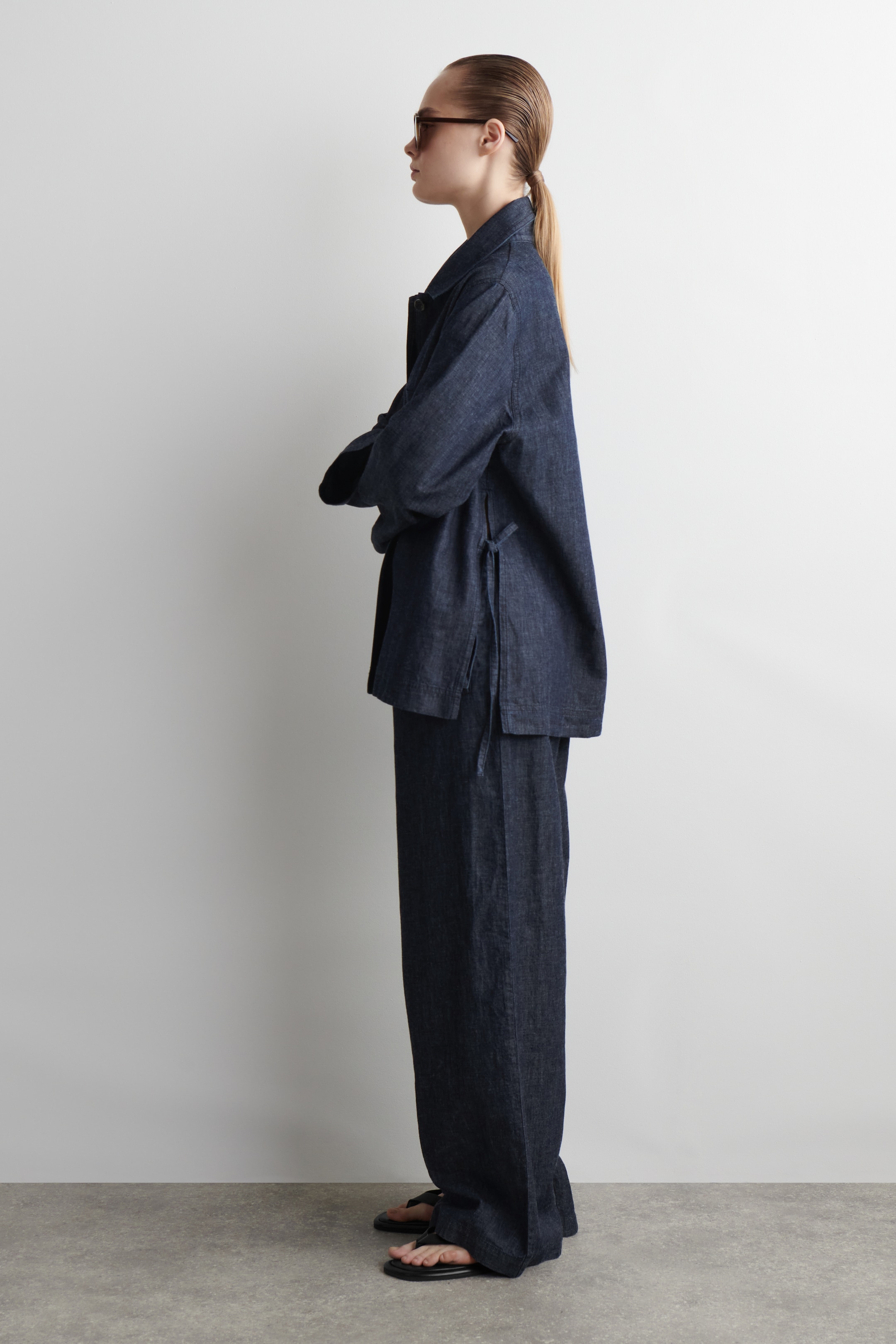 Se større billede: OVERSHIRT I DENIM MED BINDEBÅND I SIDEN - INDIGO - DAME | H&M DK 3