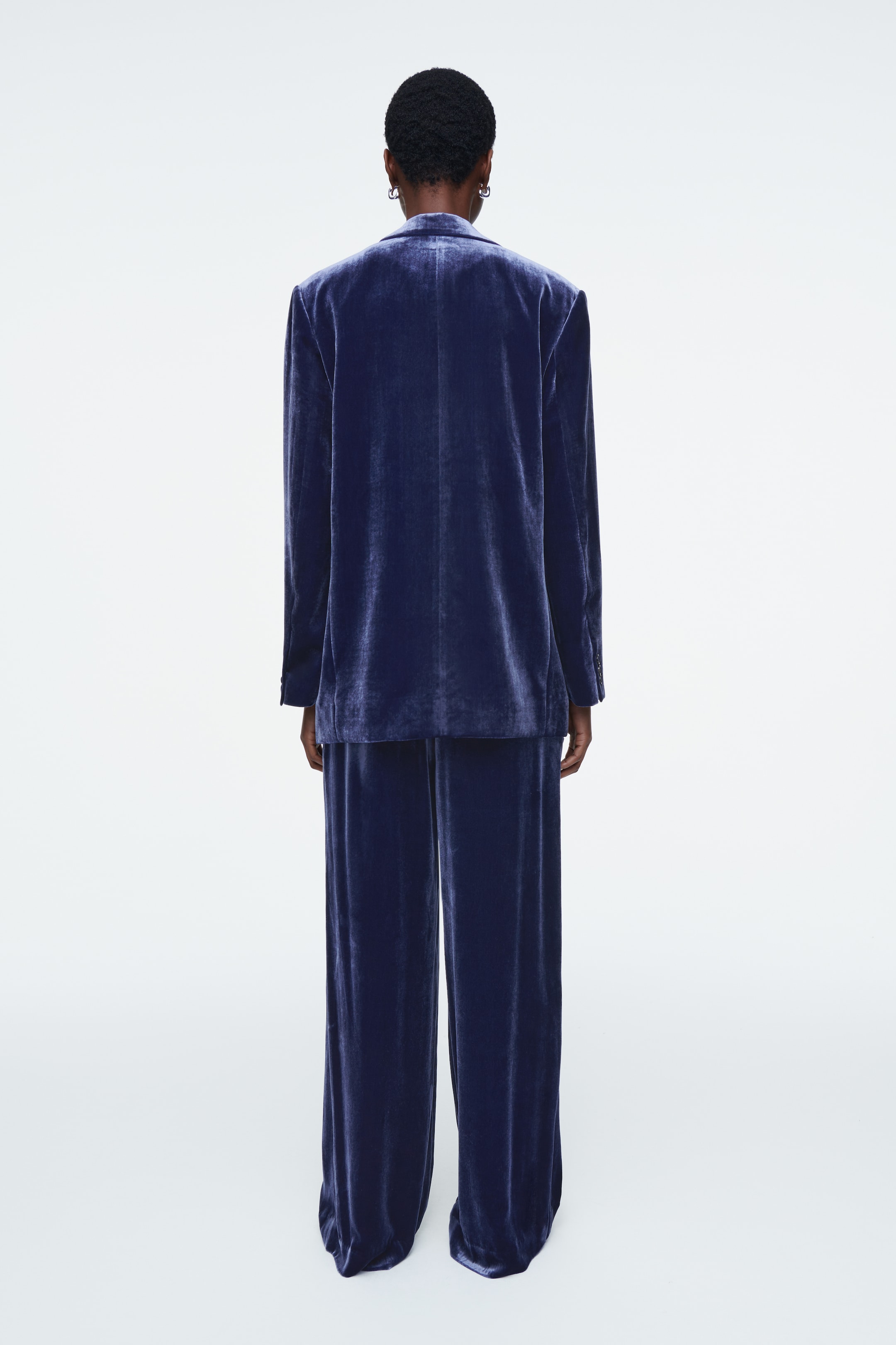 Agrandir l'image: BLAZER EN VELOURS DE SOIE MÉLANGÉE - BLEU - FEMME | H&M CH 3