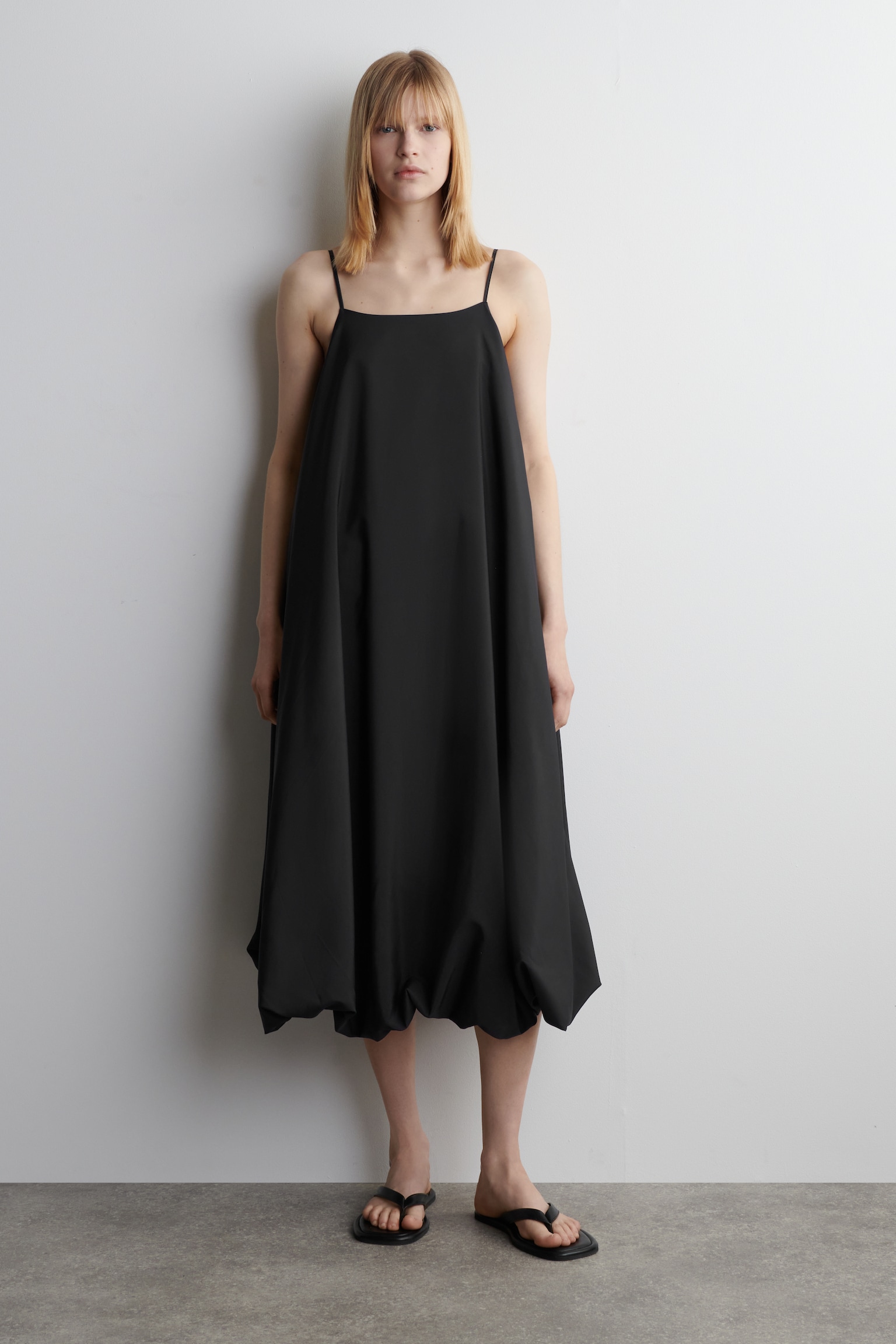 VESTIDO MIDI ESTILO GLOBO - NEGRO/MARFIL - 1