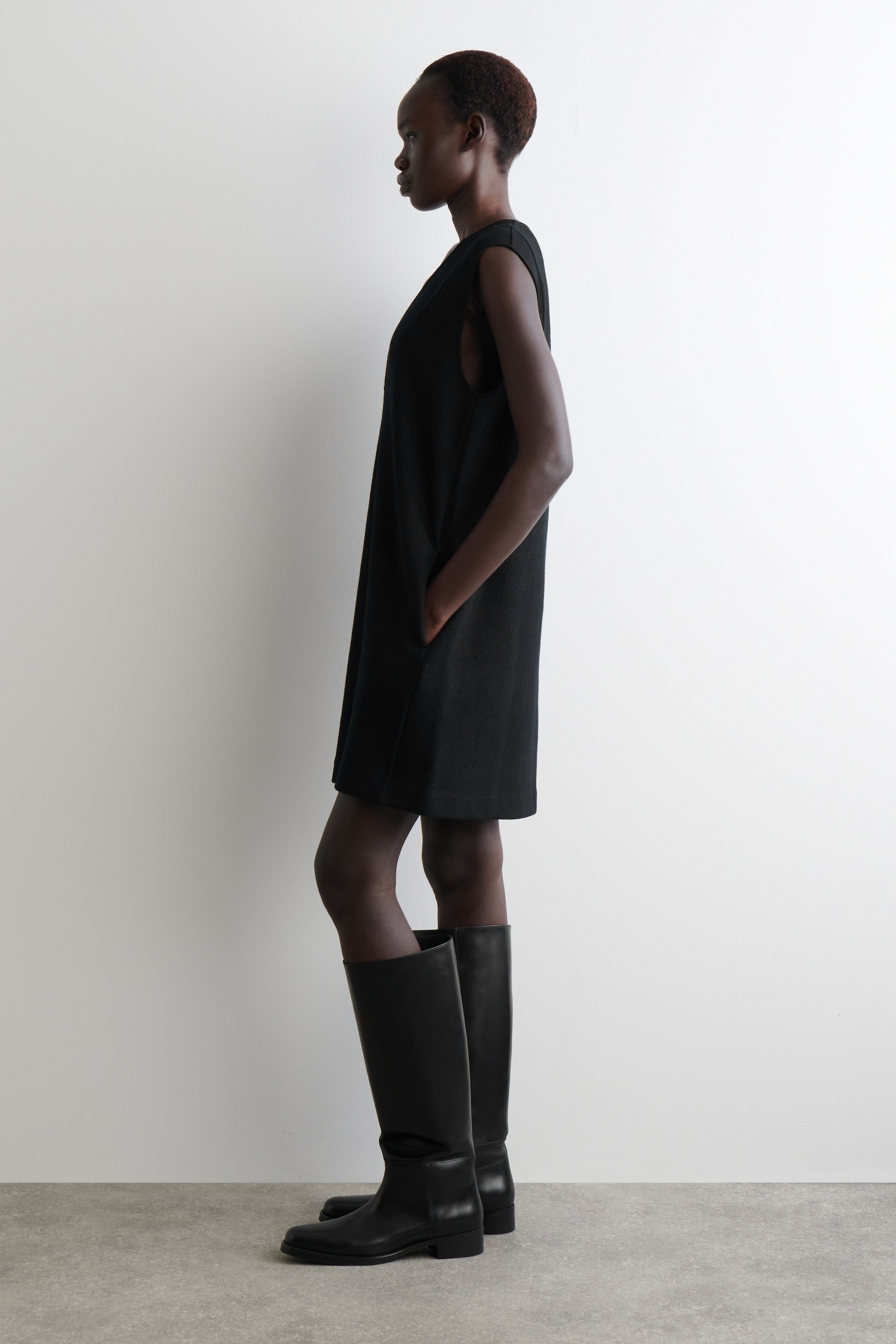 BOILED WOOL V-NECK MINI DRESS - BLACK - 3
