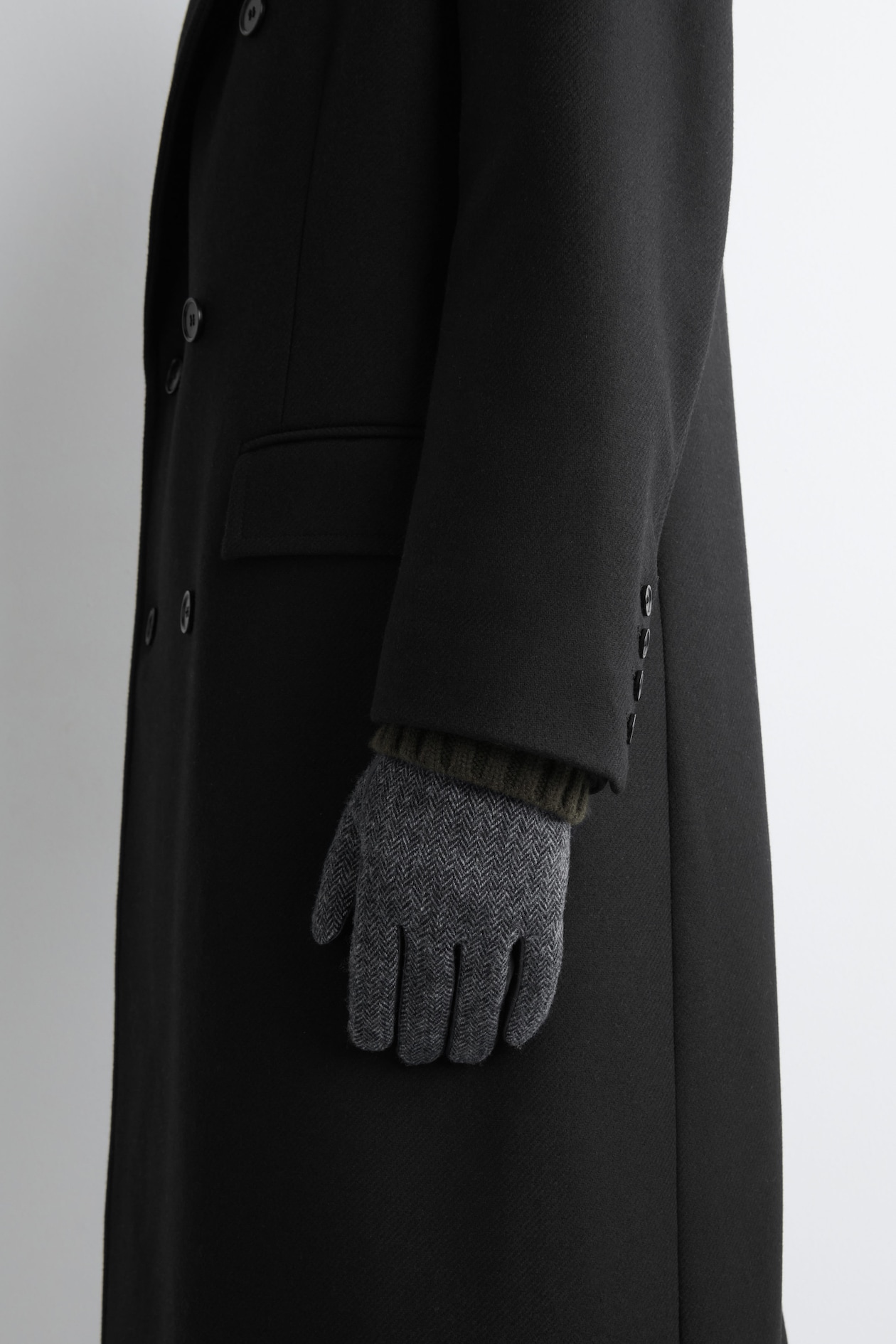 TOPSTITCHED CASHMERE-LINED LEATHER GLOVES — GREY / HERRINGBONE