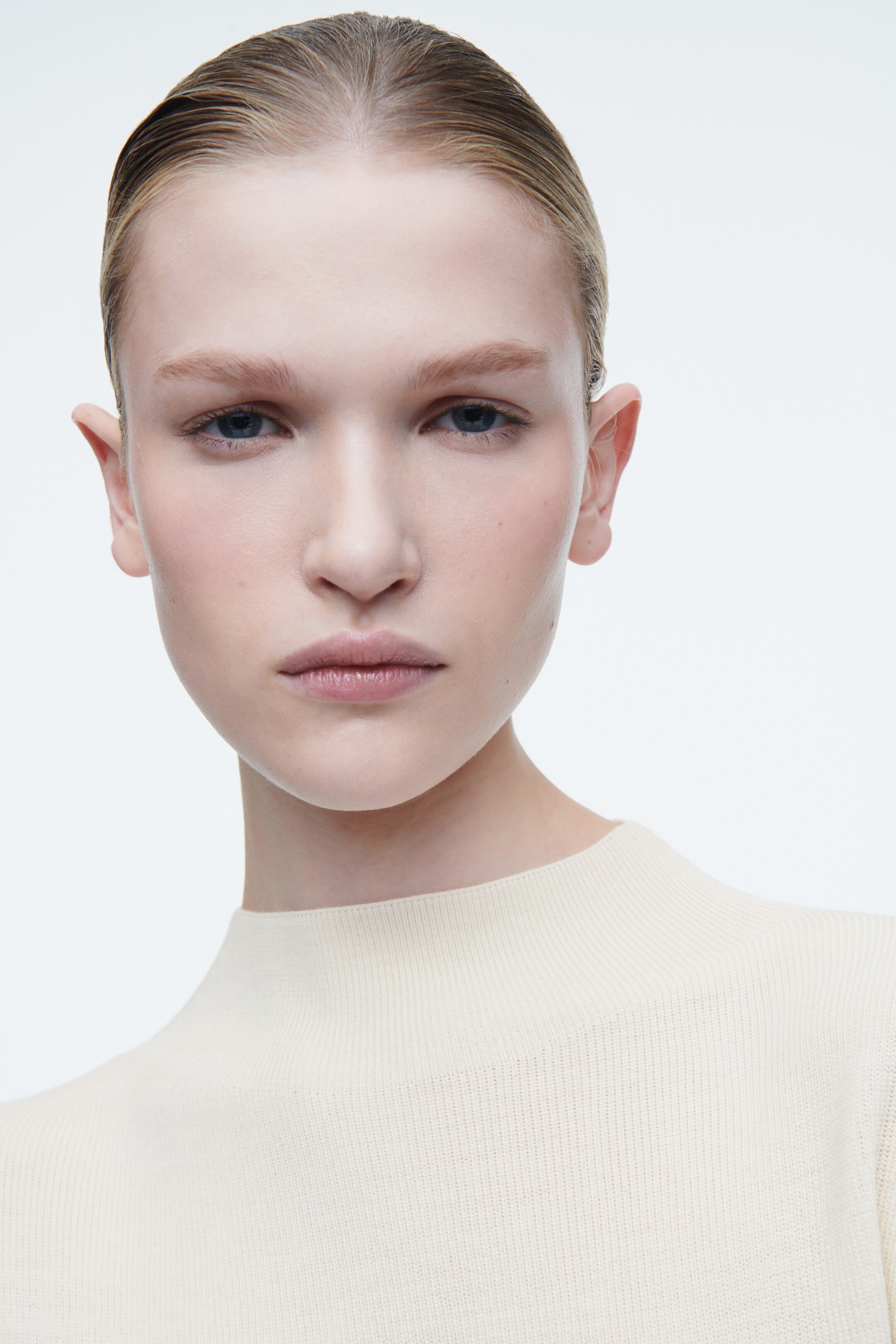 Ver imagen más grande: VESTIDO ENVOLVENTE DE LANA - BLANCO ROTO - MUJER | H&M ES 4