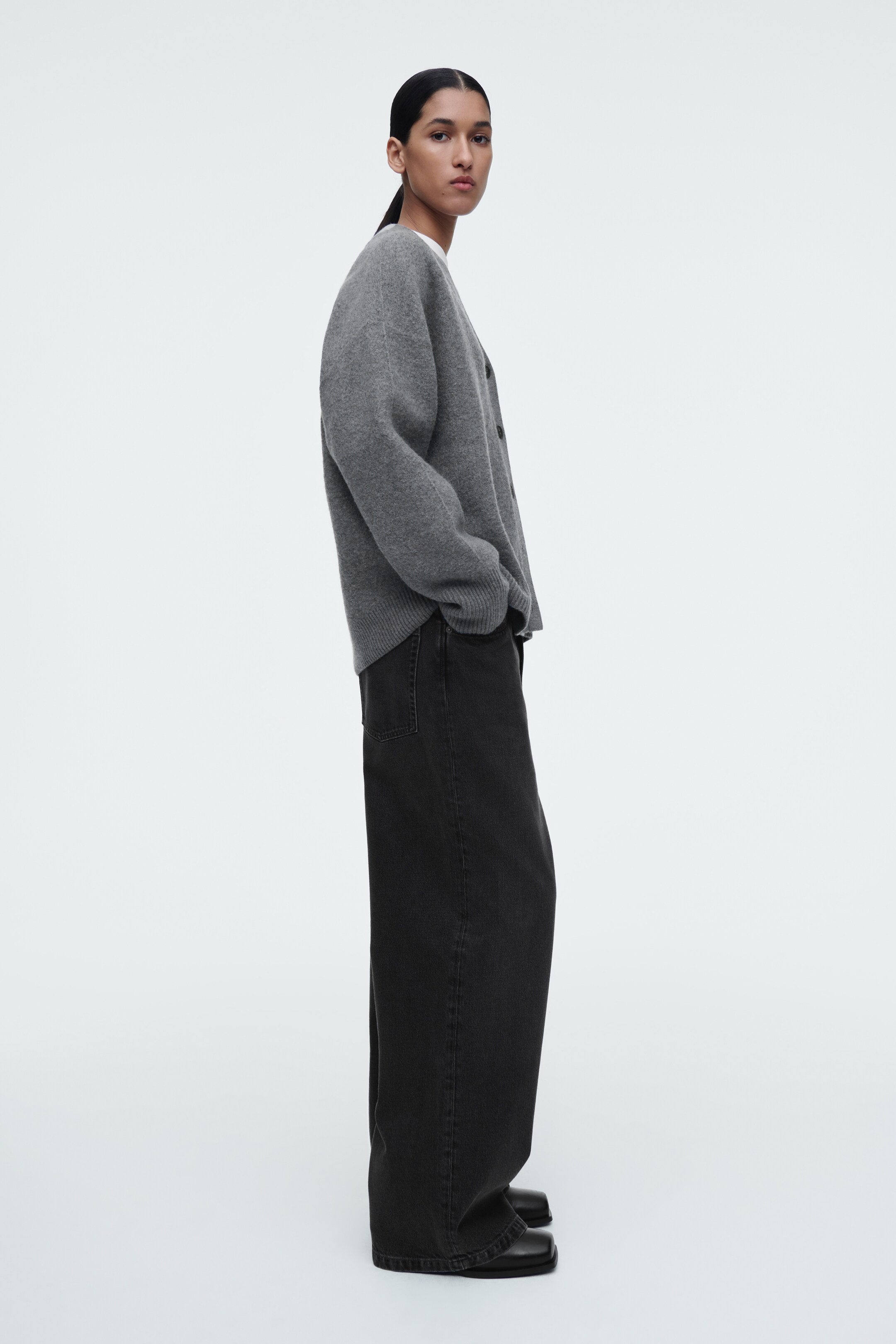 Agrandir l'image: CARDIGAN À ENCOLURE EN V EN LAINE COLOUR-BLOCK - GRIS - FEMME | H&M CH 2
