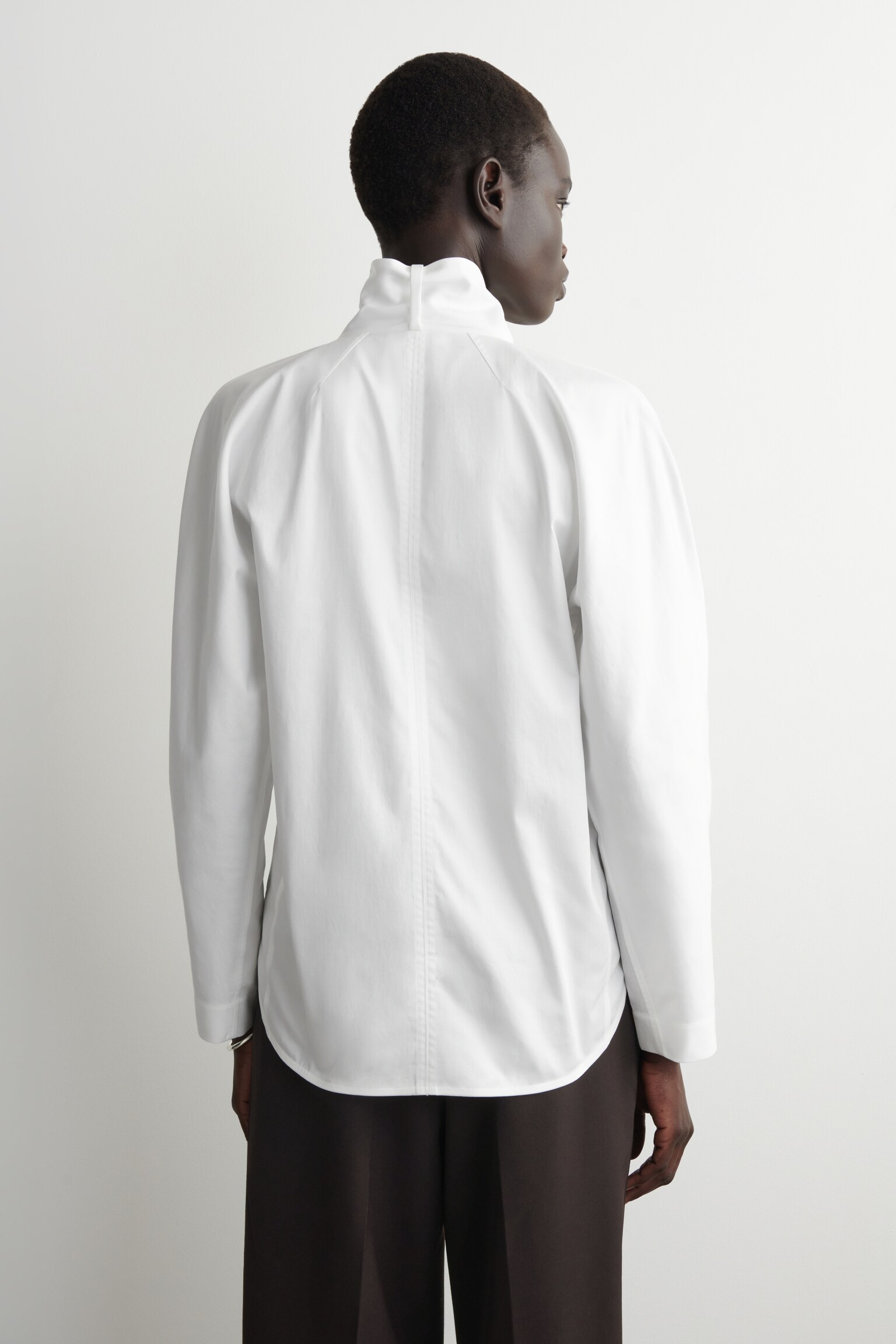 SHAWL-COLLAR COTTON BLOUSE - OFF-WHITE/DARK BROWN - 6