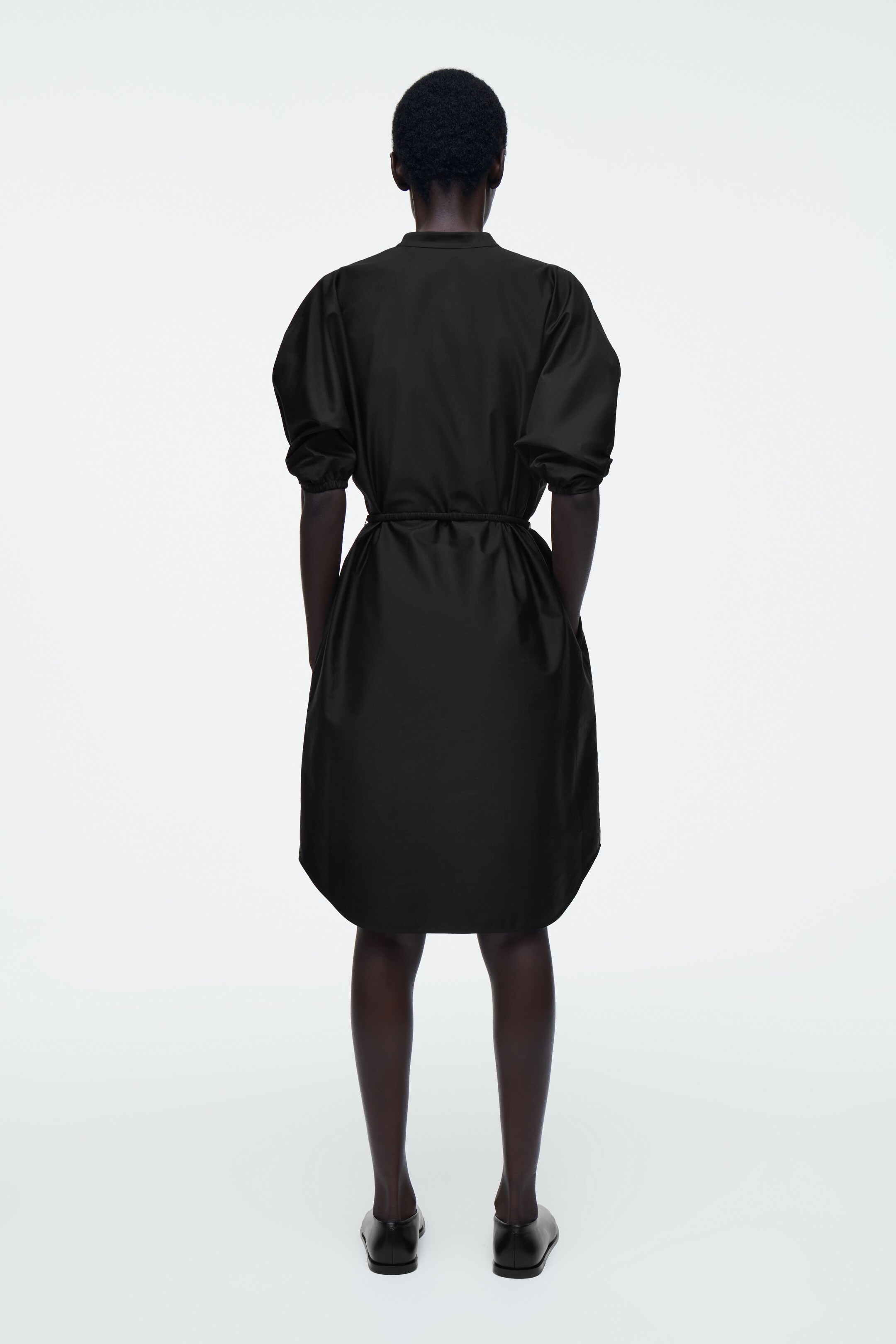 Agrandir l'image: ROBE-CHEMISE CEINTURÉE MIDI - NOIR - FEMME | H&M BE 4