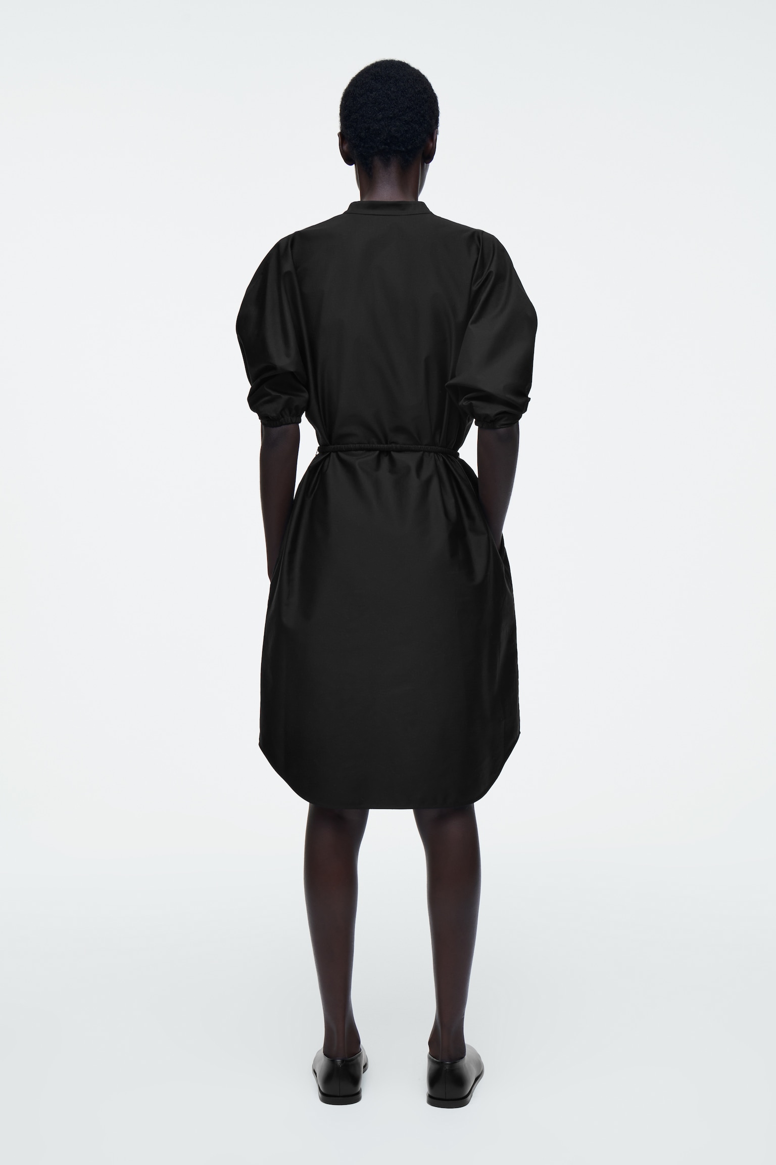 VESTIDO CAMISERO MIDI CON CINTURÓN - NEGRO/AZUL - 4