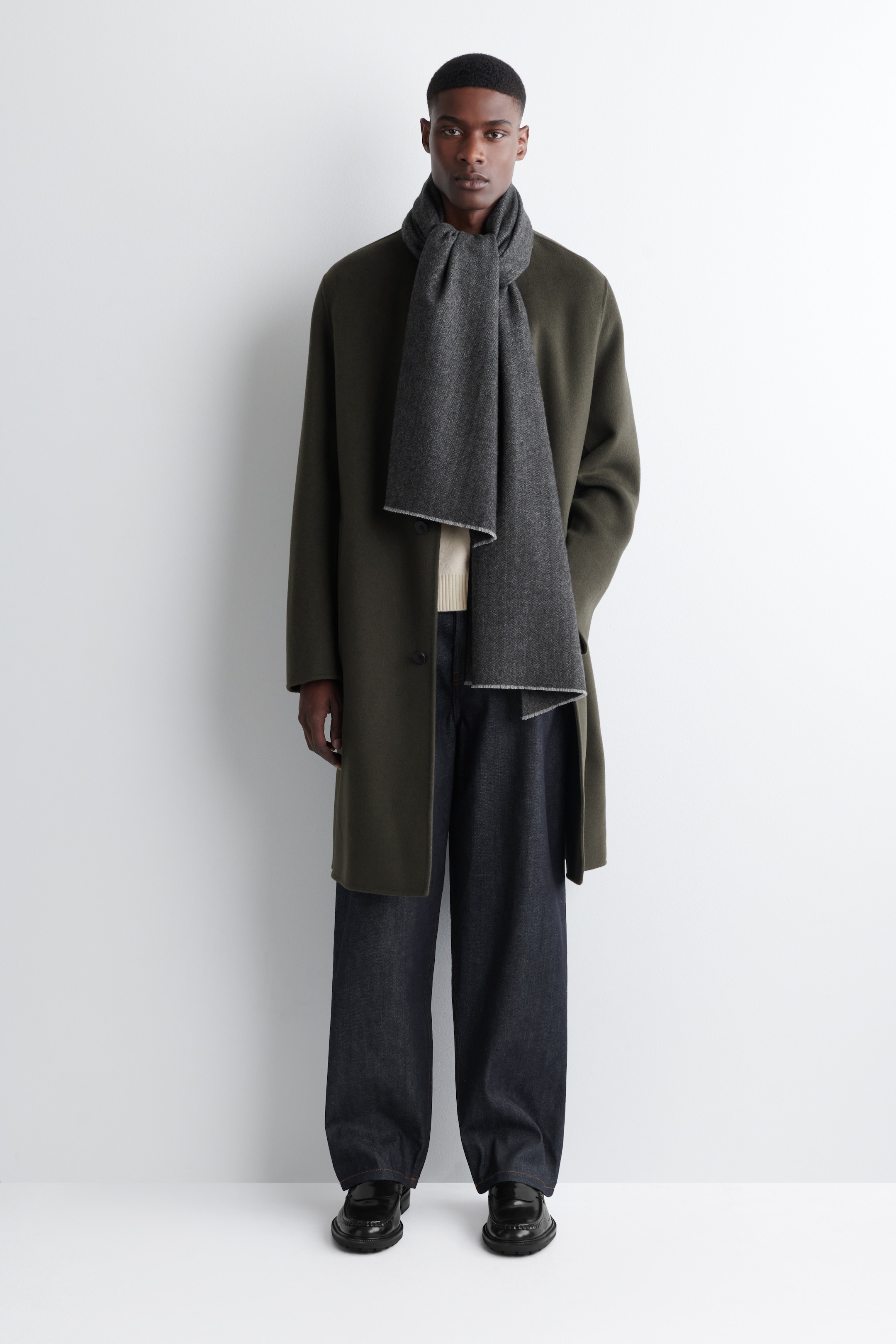 Ver imagem maior: Cachecol de lã e caxemira espinha de peixe - Cinza / Espinha de peixe - HOMEM | H&M PT 1