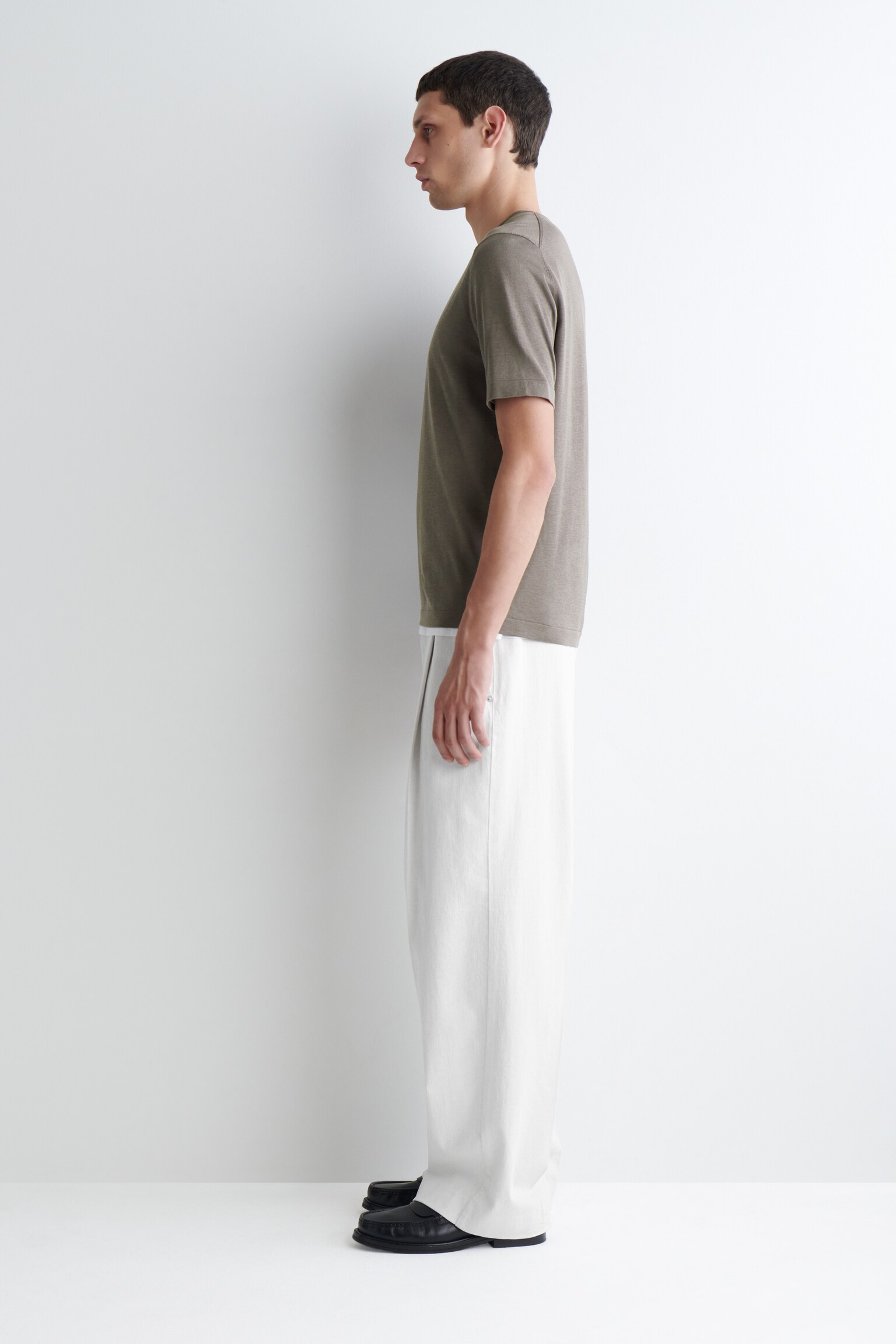 SCHMAL GESCHNITTENES T-SHIRT AUS SEIDE - GRAU-BEIGE/Blau - 4
