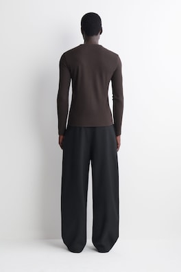 SLIM RIBBED COTTON LONG-SLEEVED HENLEY T-SHIRT — CHOCOLATE 4