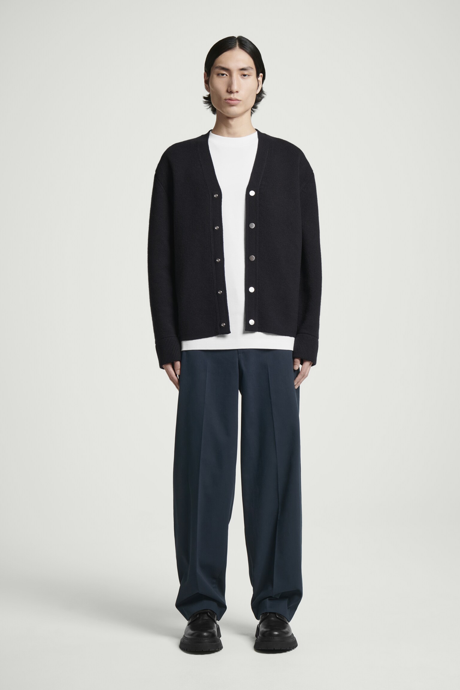 RELAXED STRAIGHT-LEG CHINOS - NAVY/BEIGE