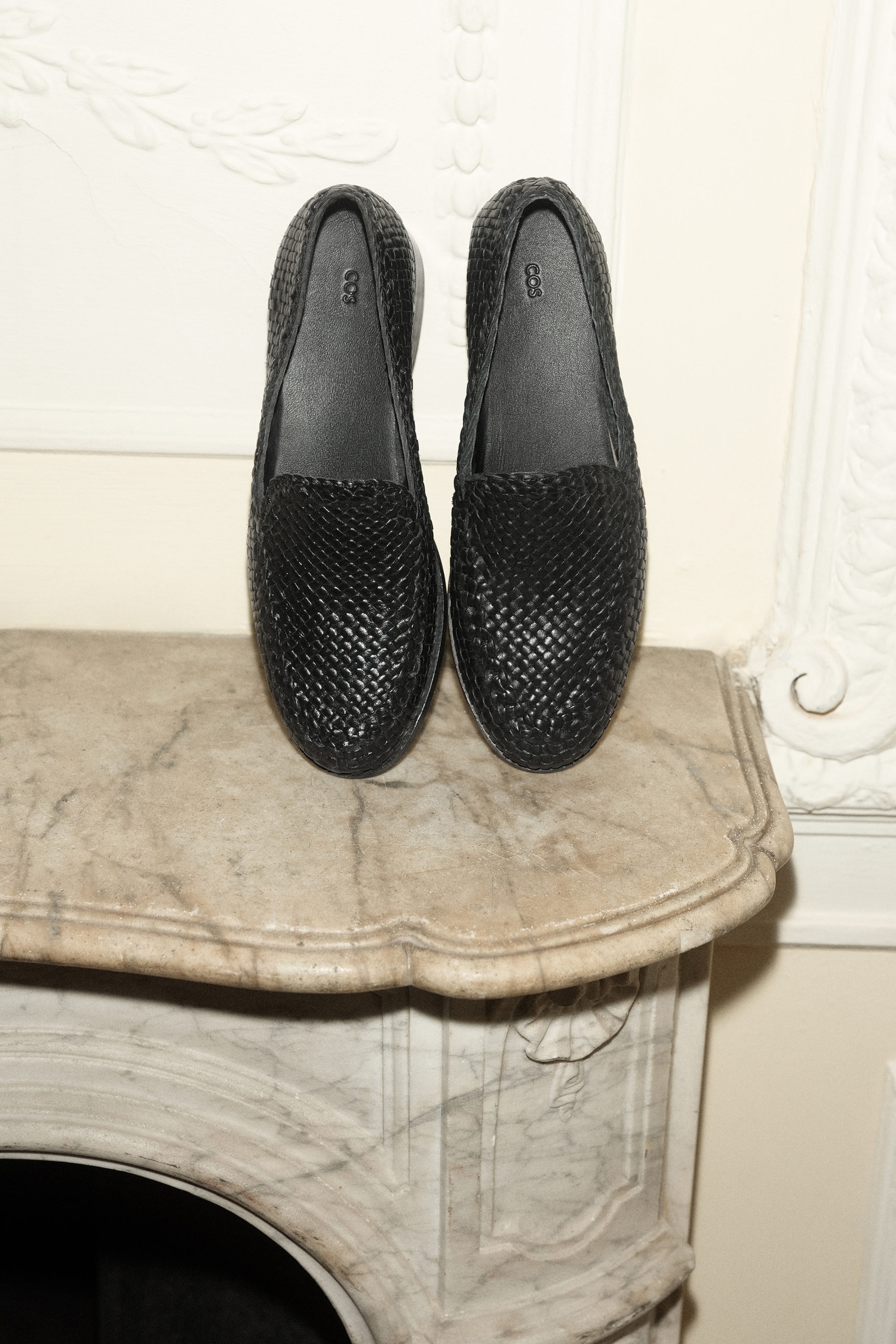 HANDGEWEBTE LOAFERS AUS LEDER