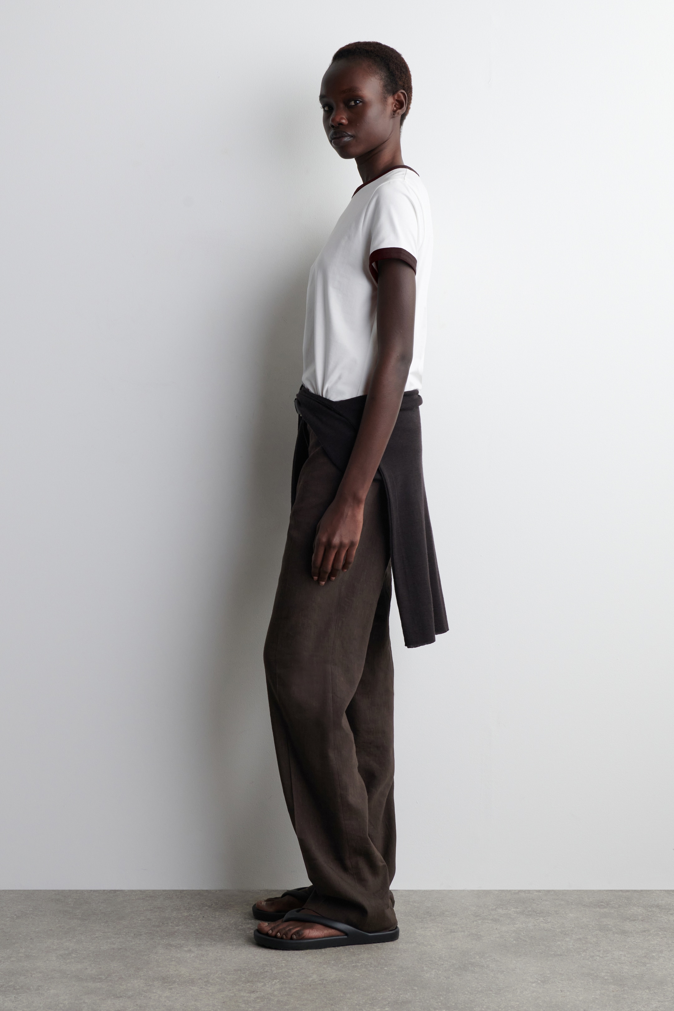 Se større billede: KRYMPET RINGER-T-SHIRT - HVID / BRUN - DAME | H&M DK 2