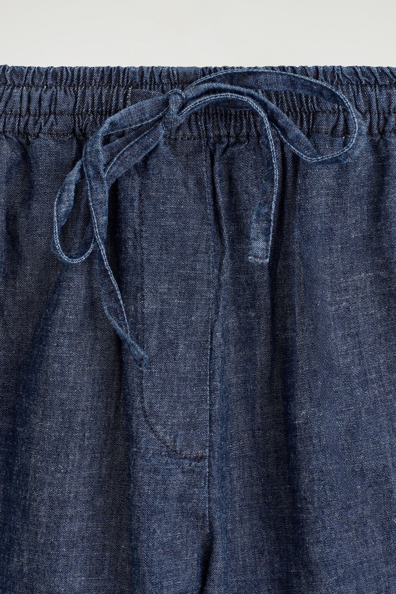 DRAWSTRING DENIM SHORTS — BLUE