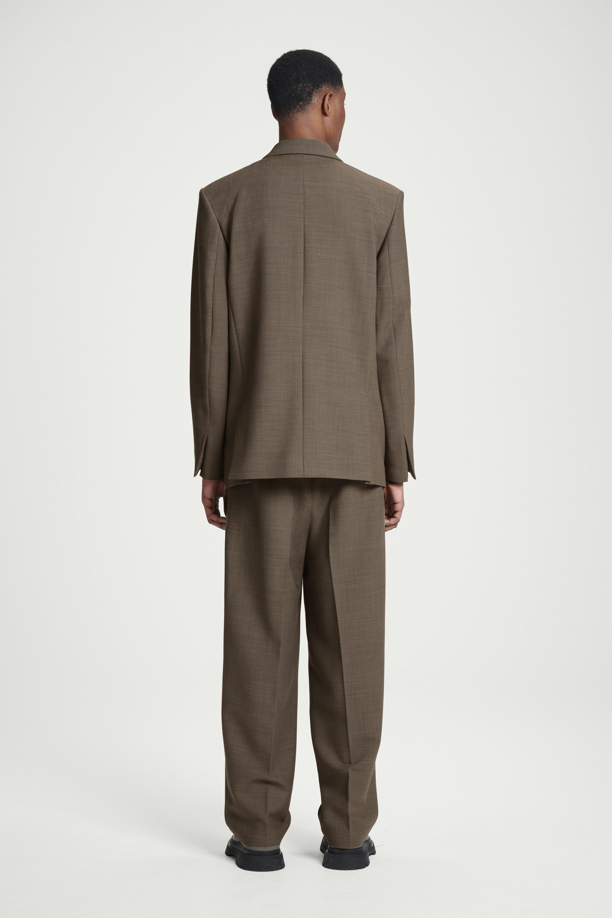 る　WOOL BLEND TROUSERS 1 付属品完備 REGULAR-FIT TAPERED WOOL-BLEND TROUSERS - BLACK | COS