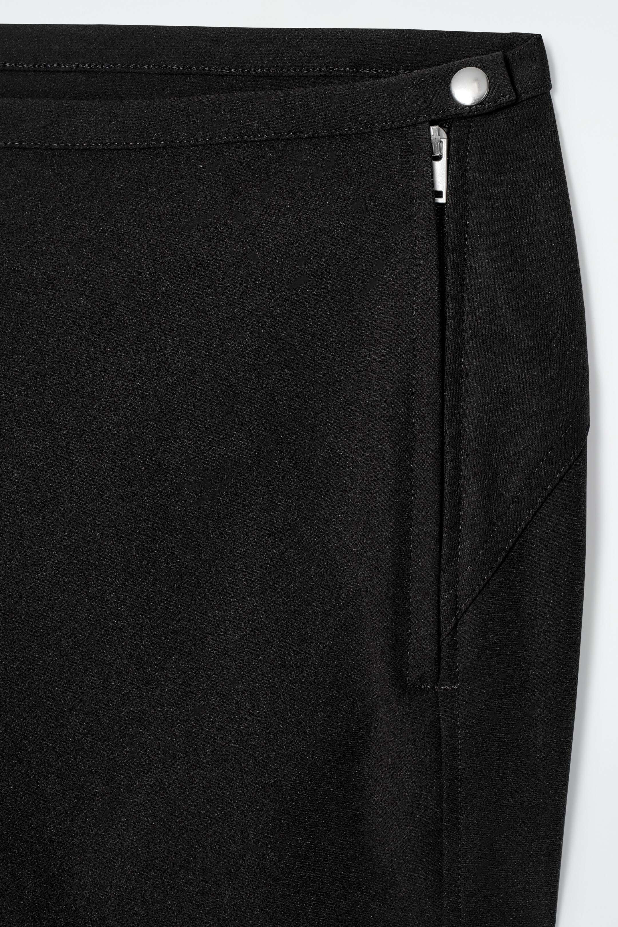 Agrandir l'image: PANTALON CAPRI SLIM - NOIR - FEMME | H&M FR 6