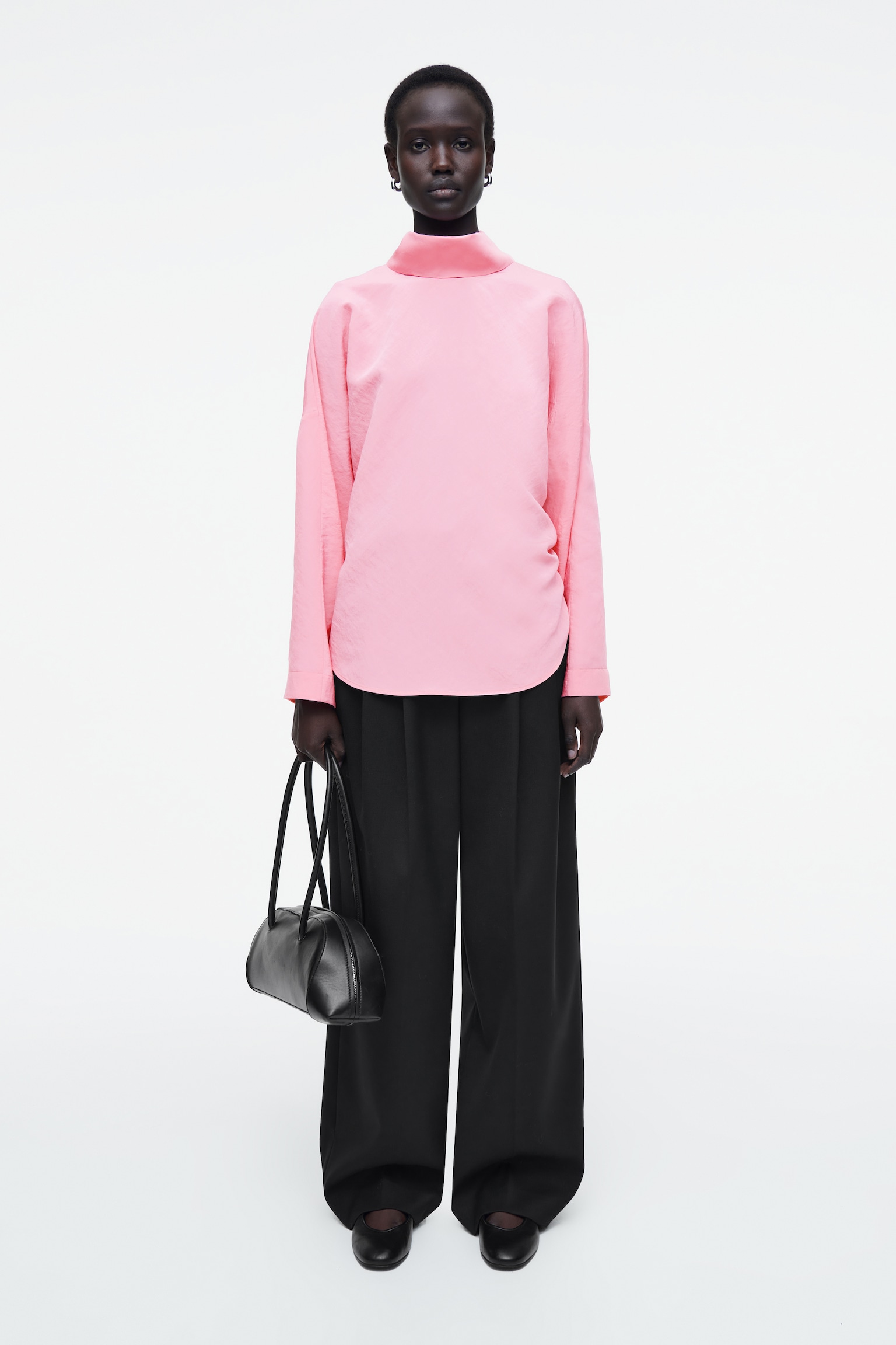 BLUSA DE CORTE CIRCULAR CON LAZO AL CUELLO - ROSA - 4