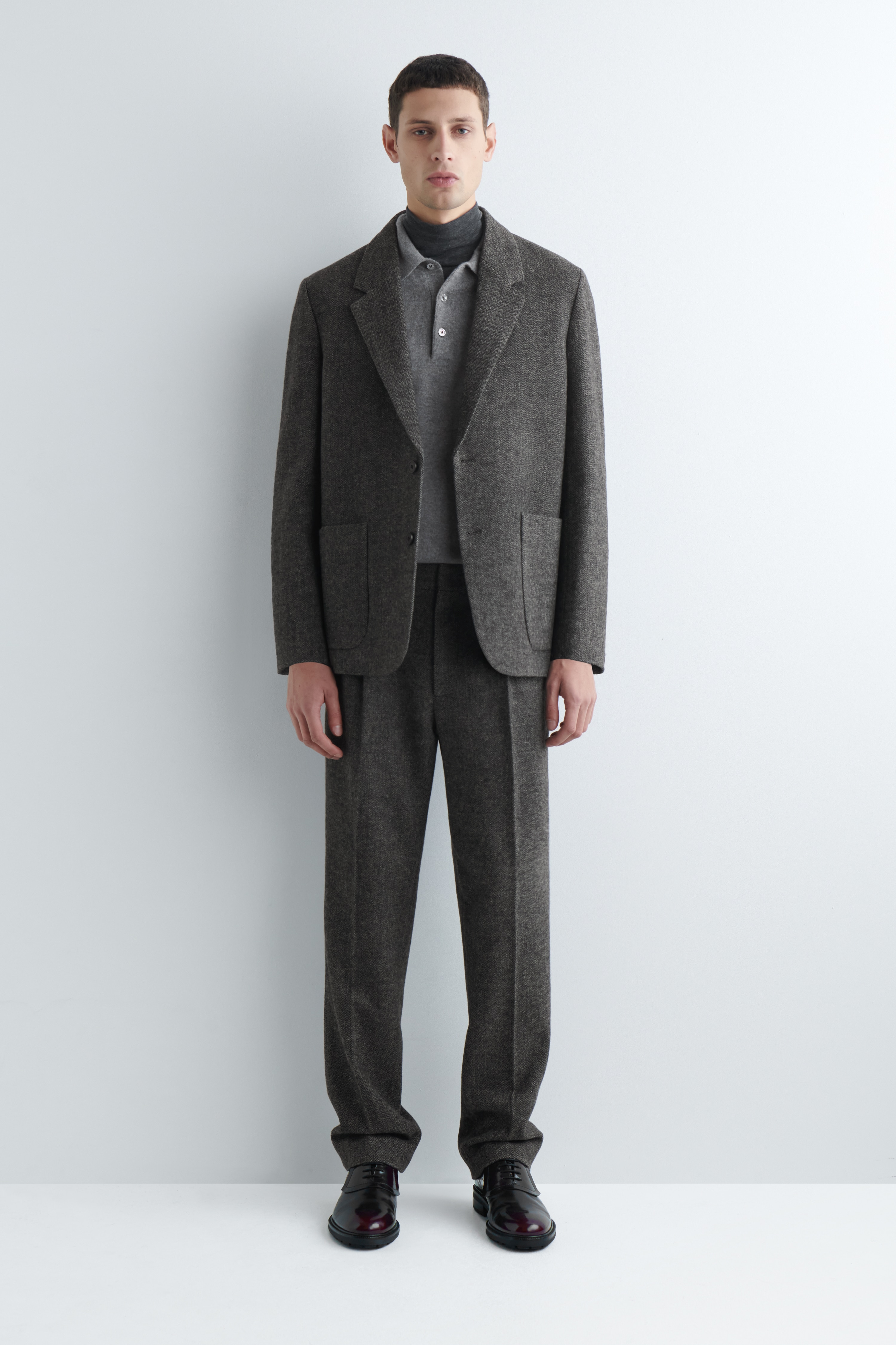 PANTALÓN DE ESPIGA STRAIGHT-LEG DE LANA - CAQUI OSCURO