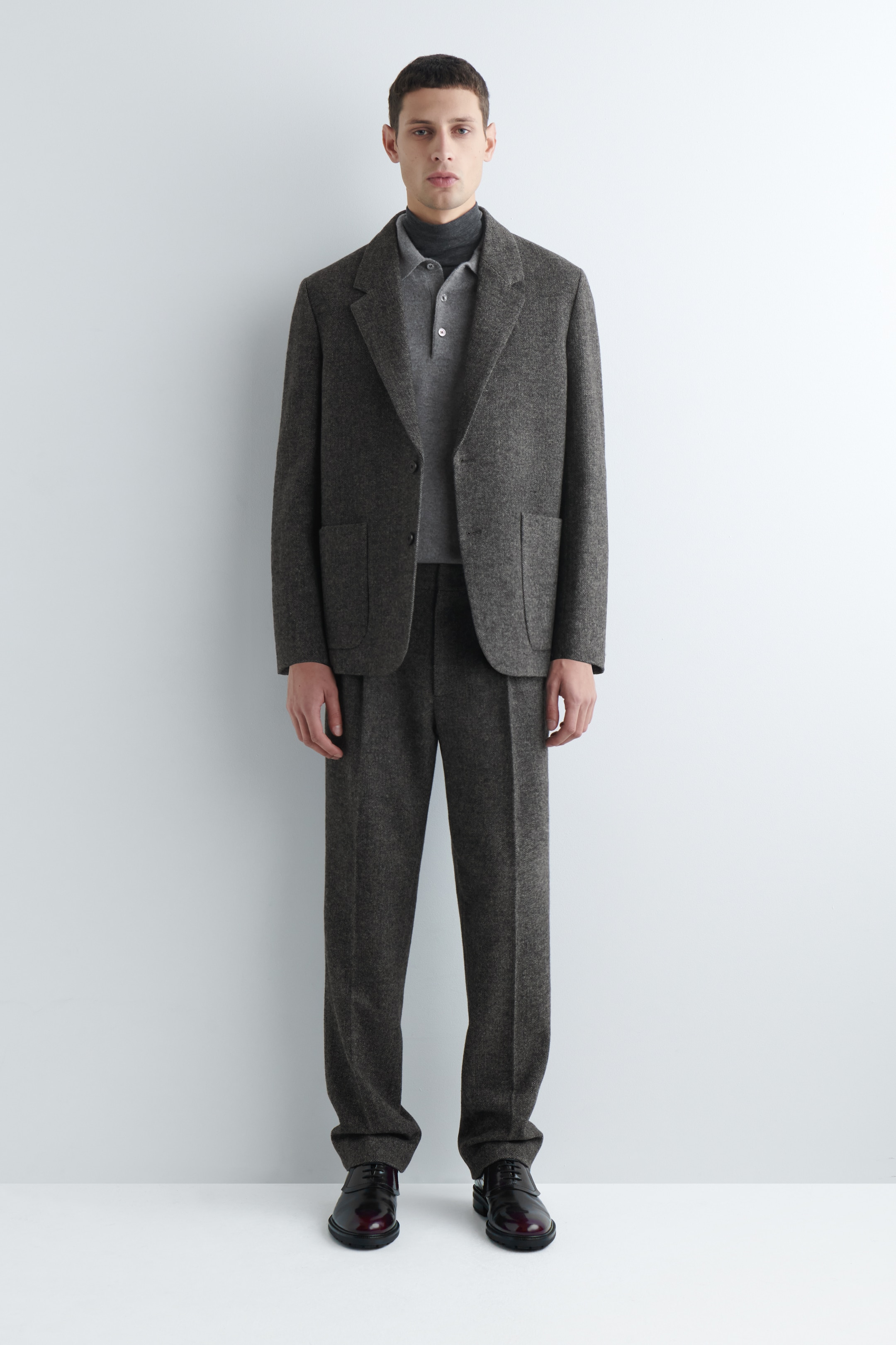 Grotere afbeelding bekijken: wollen visgraat rechte pijp broek - DONKER KHAKI - HEREN | H&M BE 1