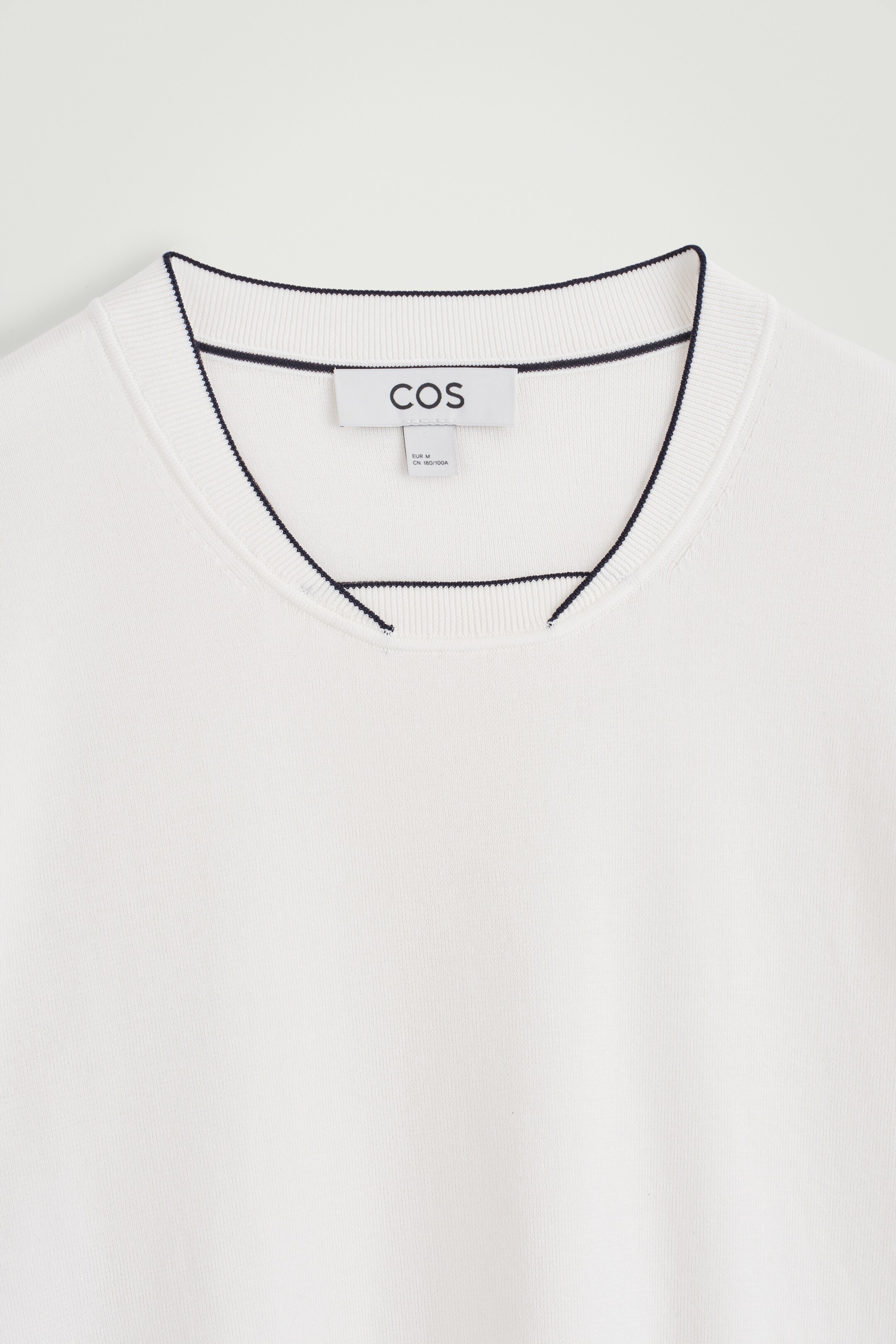 Agrandir l'image: T-SHIRT À BORDURE CONTRASTANTE EN MAILLE - BLANC - HOMME | H&M CH 7