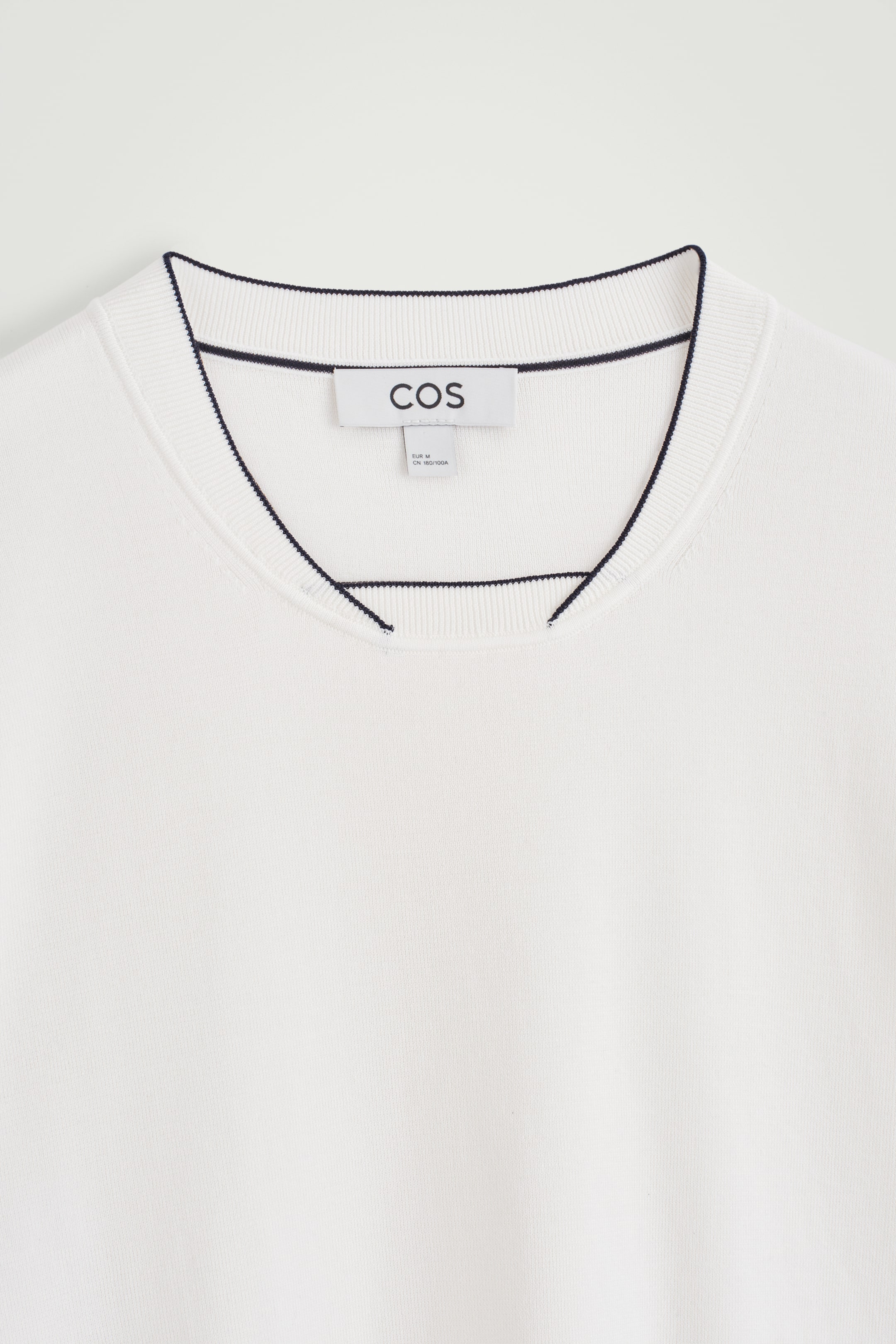 Visa större bild: T-SHIRT MED KONTRASTKANTER - VIT - HERR | H&M SE 7