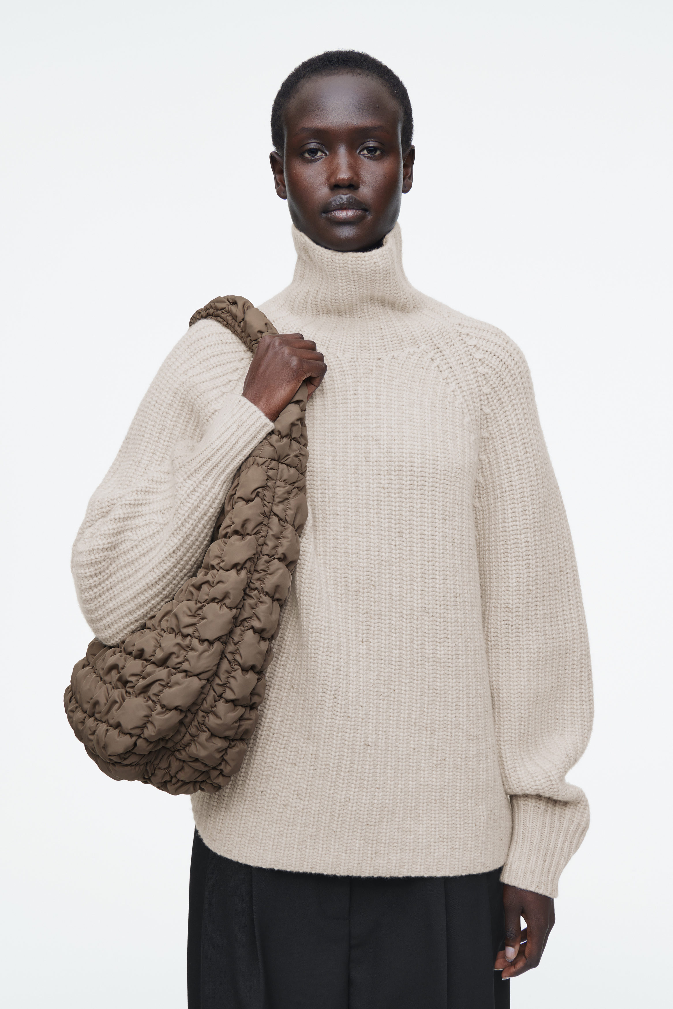 トートバッグ COS Quilted Mini Tote Bag QUILTED MINI TOTE BAG - DARK MOLE | COS