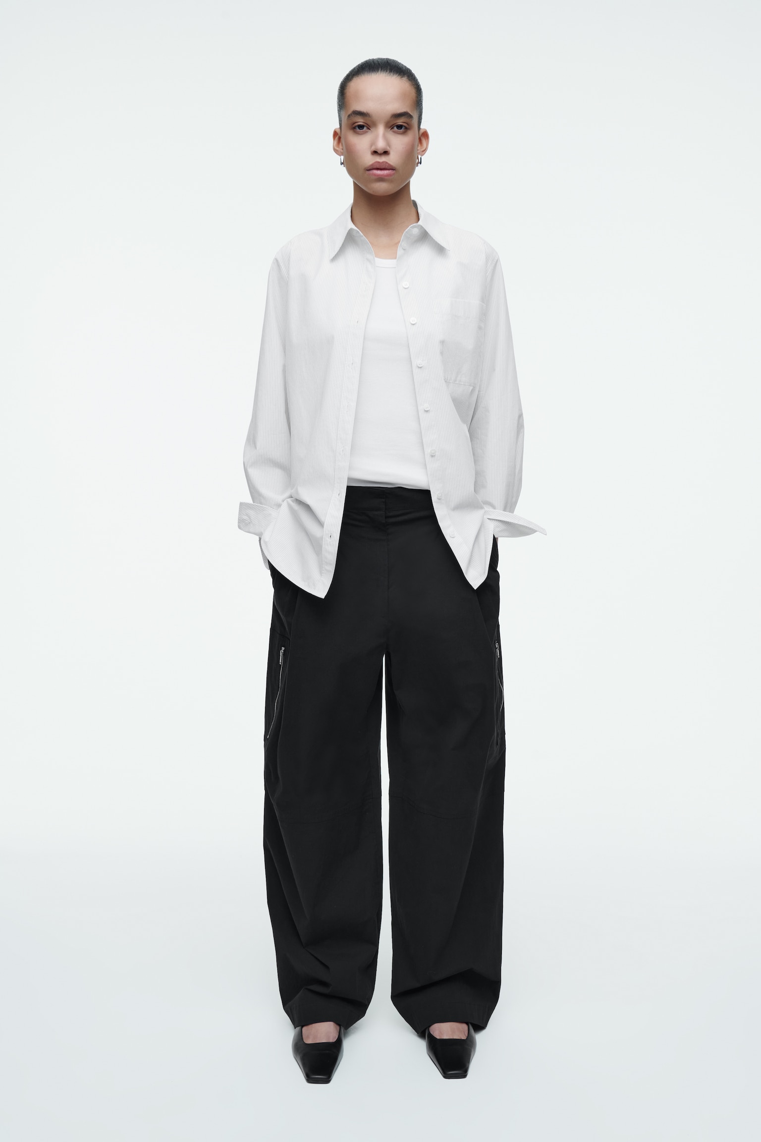PANTALONI CARGO IN STILE UTILITY CON TAGLIO BARREL - NERO/BIANCO SPORCO