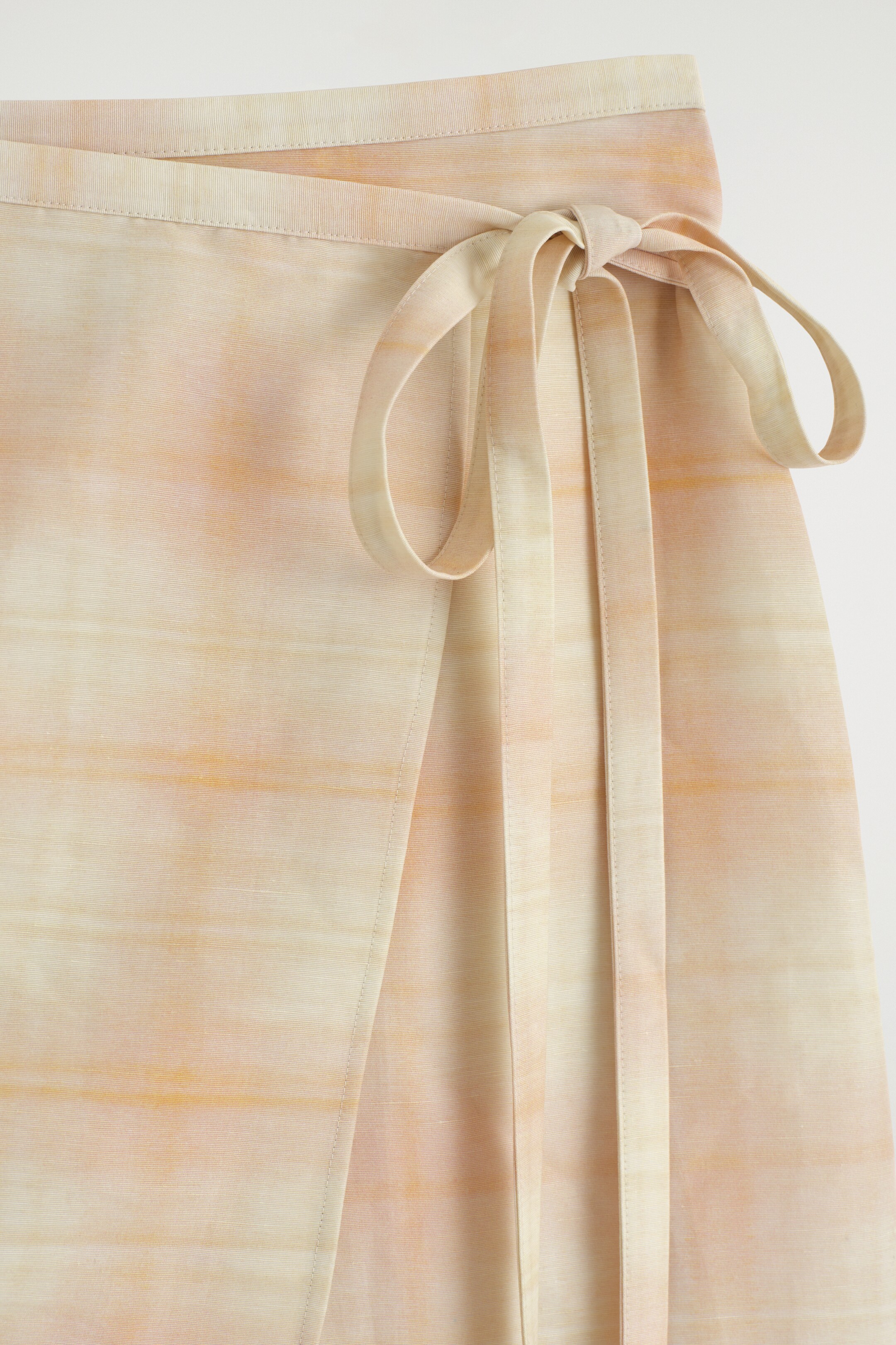 Vezi imaginea mai mare: FUSTĂ MIDI PETRECUTĂ CU CAROURI - APRICOT / CHECKED - FEMEI | H&M RO 7