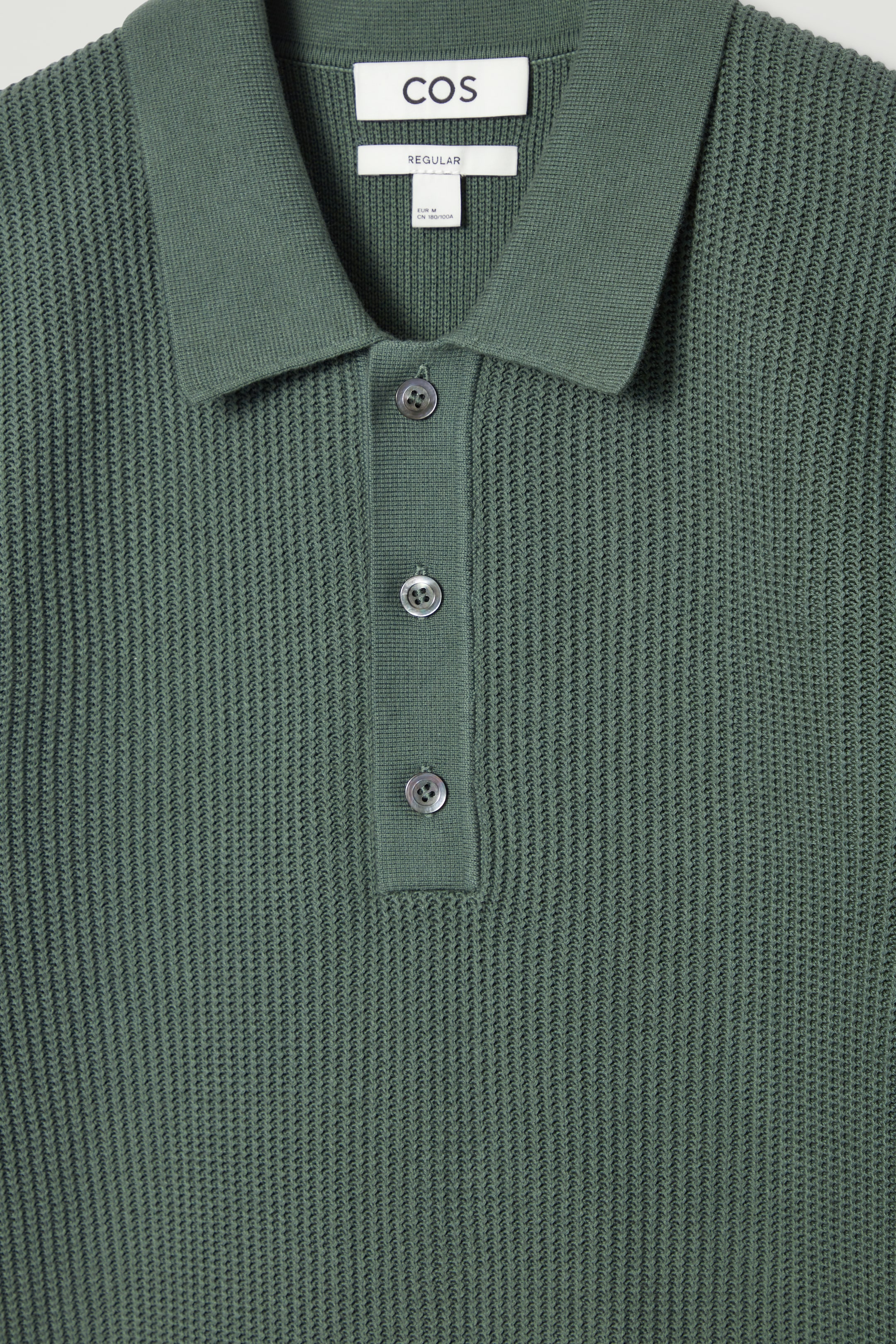 Grösseres Bild ansehen: STRUKTURIERTES POLOSHIRT AUS STRICK - GRÜN - HERREN | H&M CH 2