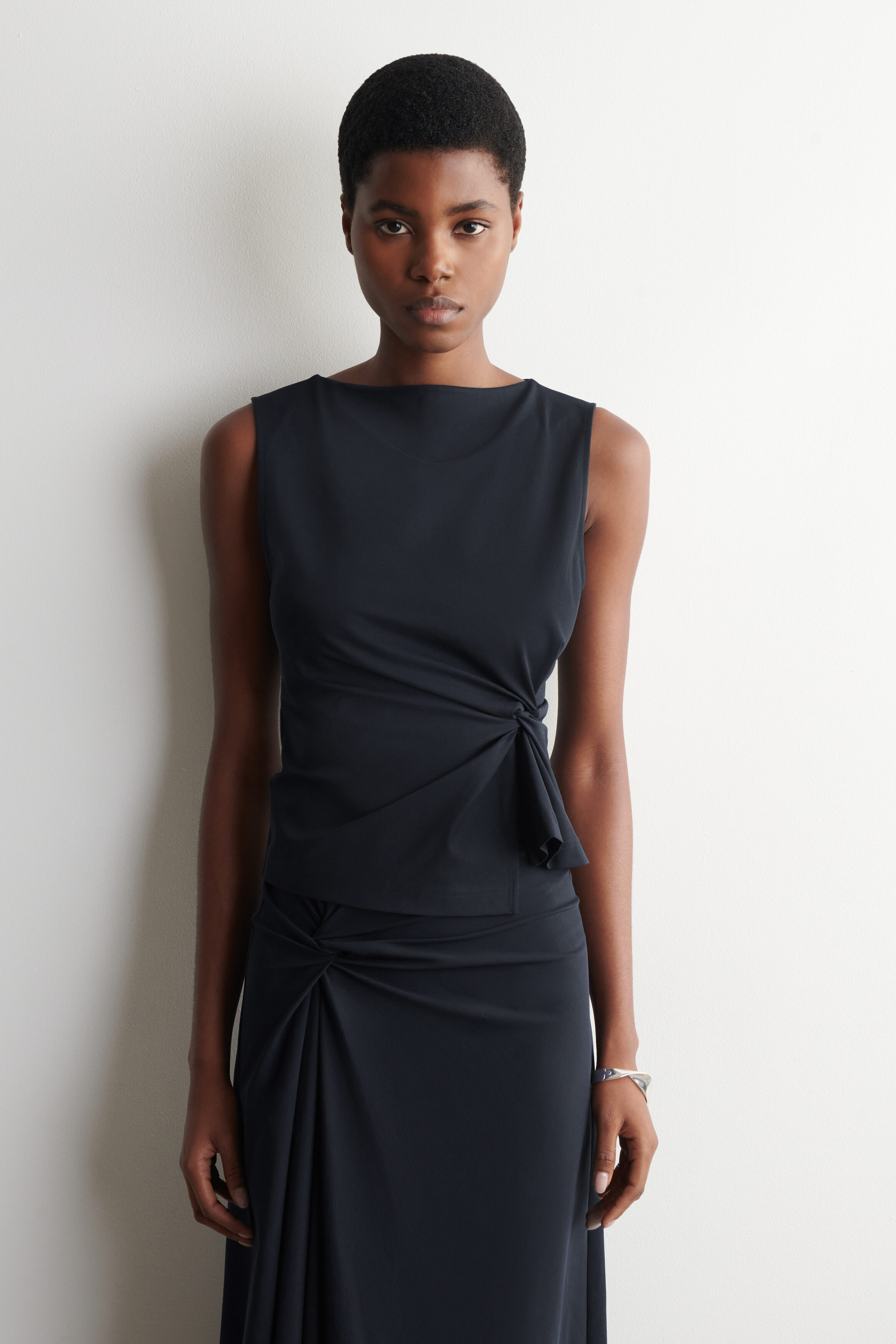 TWIST-DETAIL JERSEY TOP - NAVY | COS US