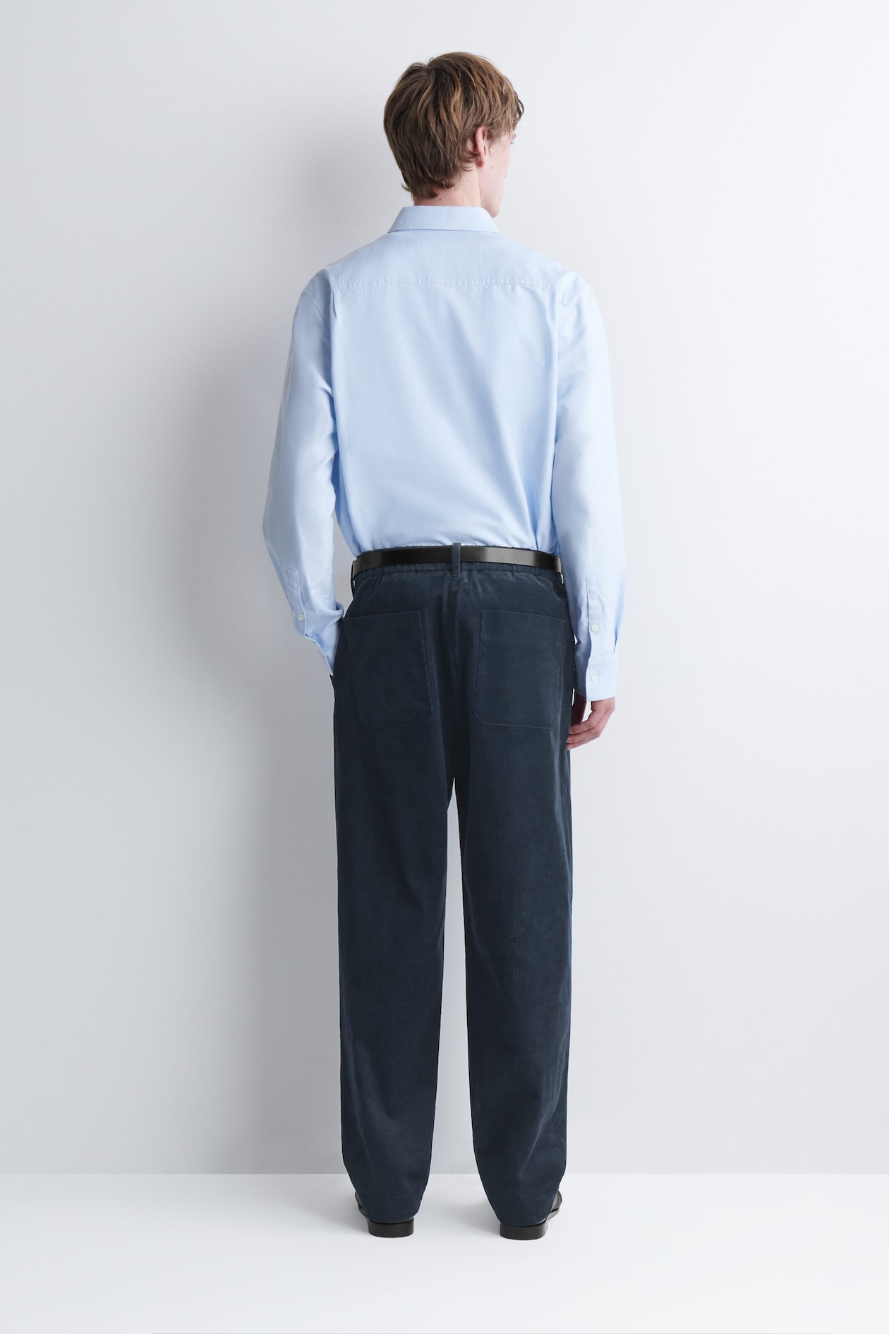 CORDUROY RELAXED-FIT TAPERED PANTS — NAVY