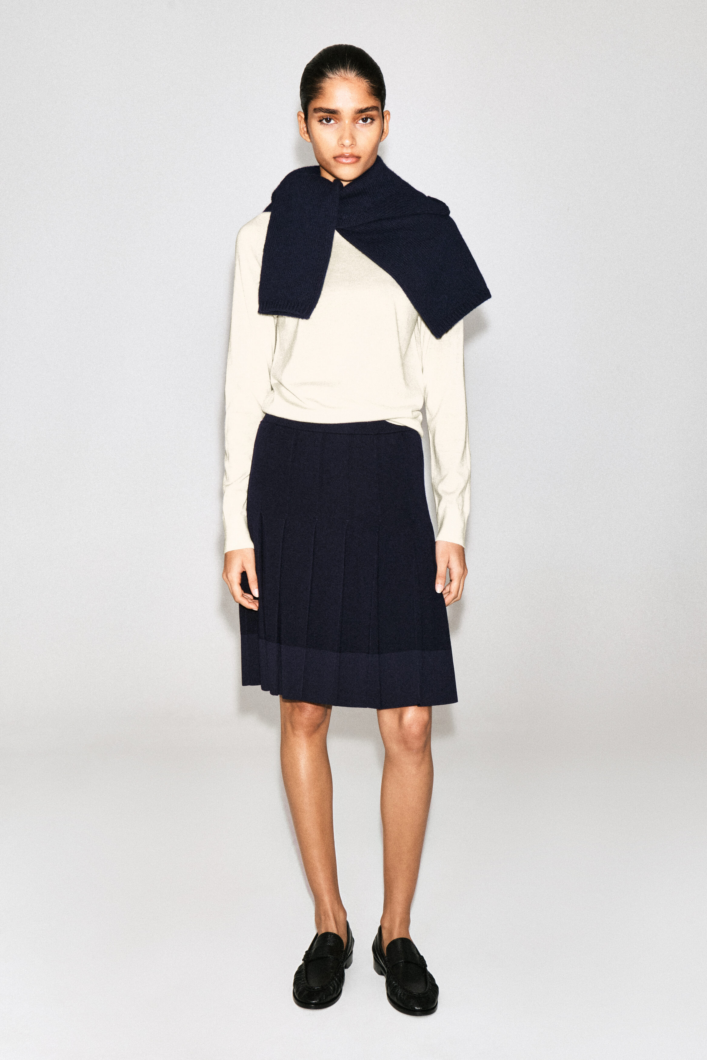 PLEATED MERINO WOOL MIDI SKIRT - thumbnail 2