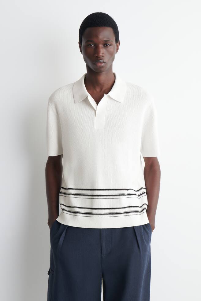 GESTREIFTES POLOSHIRT AUS BAUMWOLL-LEINEN-MIX - CREME/GESTREIFT - 1
