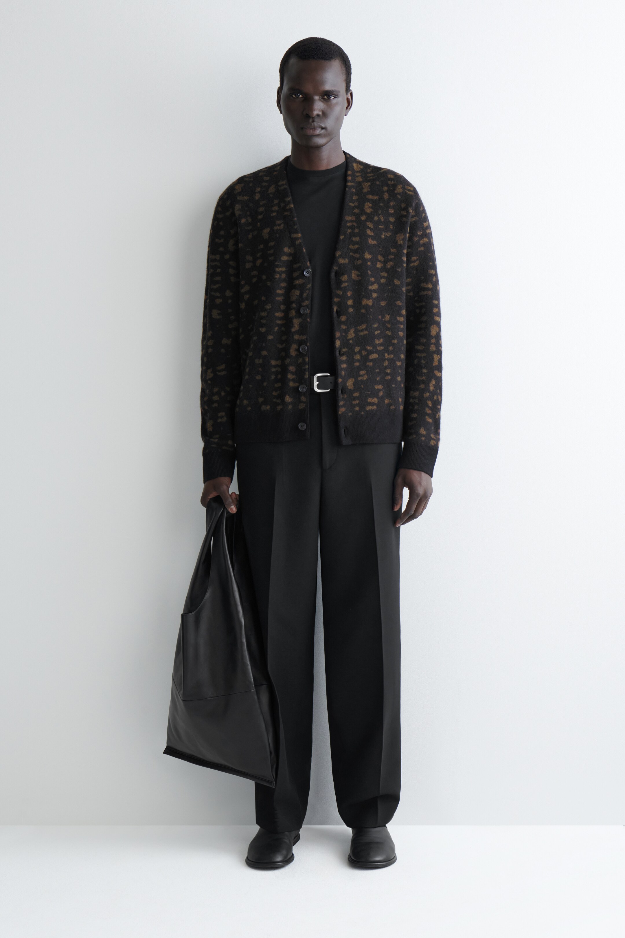 Agrandir l'image: CARDIGAN EN MAILLE GÉOMÉTRIQUE DE LAINE-ALPAGA - BRUN / MOTIF GÉOMÉTRIQUE - HOMME | H&M CH 2