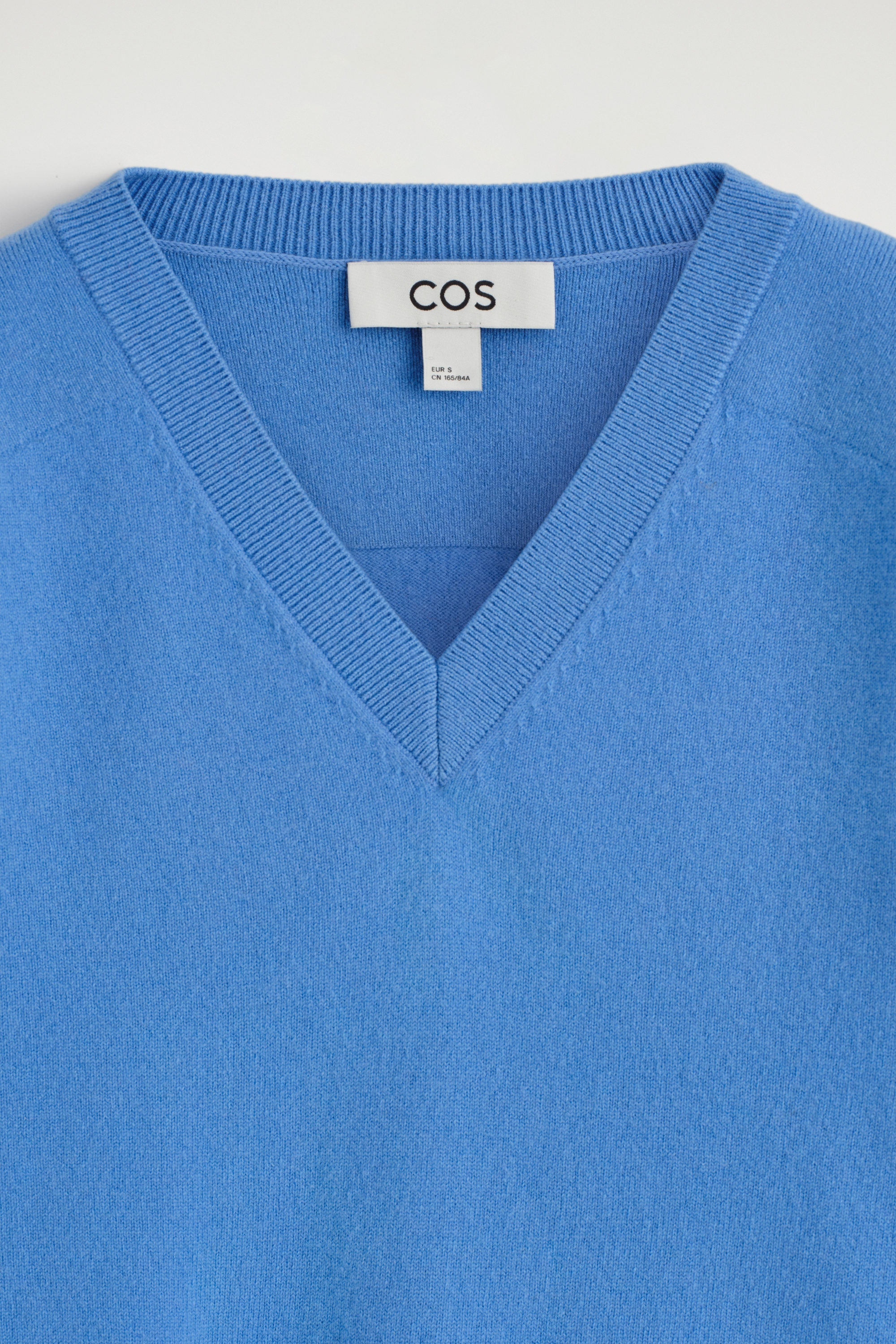 MERINO WOOL V-NECK SWEATER - BLUE | COS US