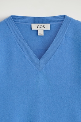 MERINO WOOL V-NECK JUMPER — BLUE 6