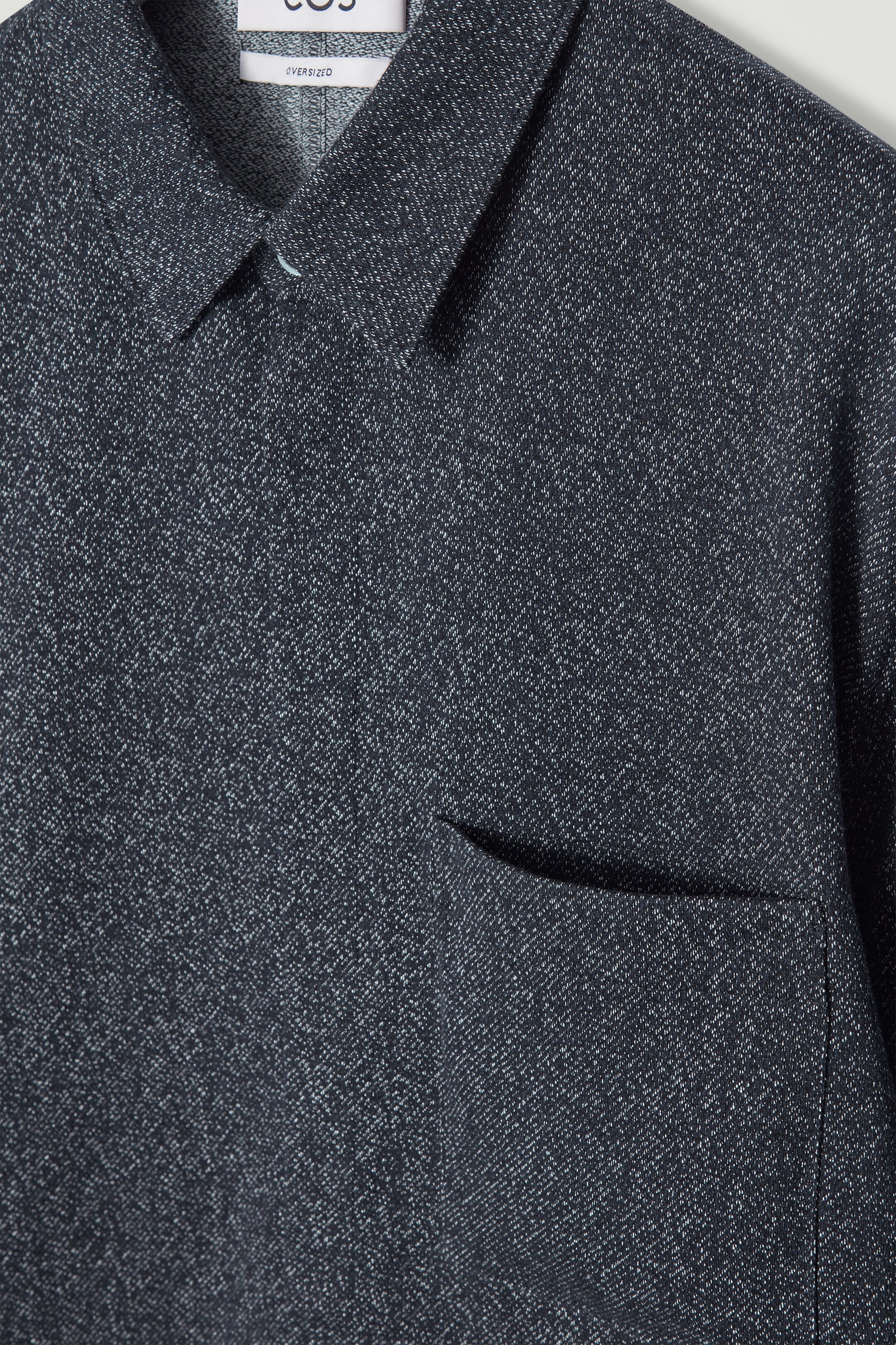 Agrandir l'image: SURCHEMISE OVERSIZE EN COTON TEXTURÉ - MARINE / BLANC - HOMME | H&M CH 2