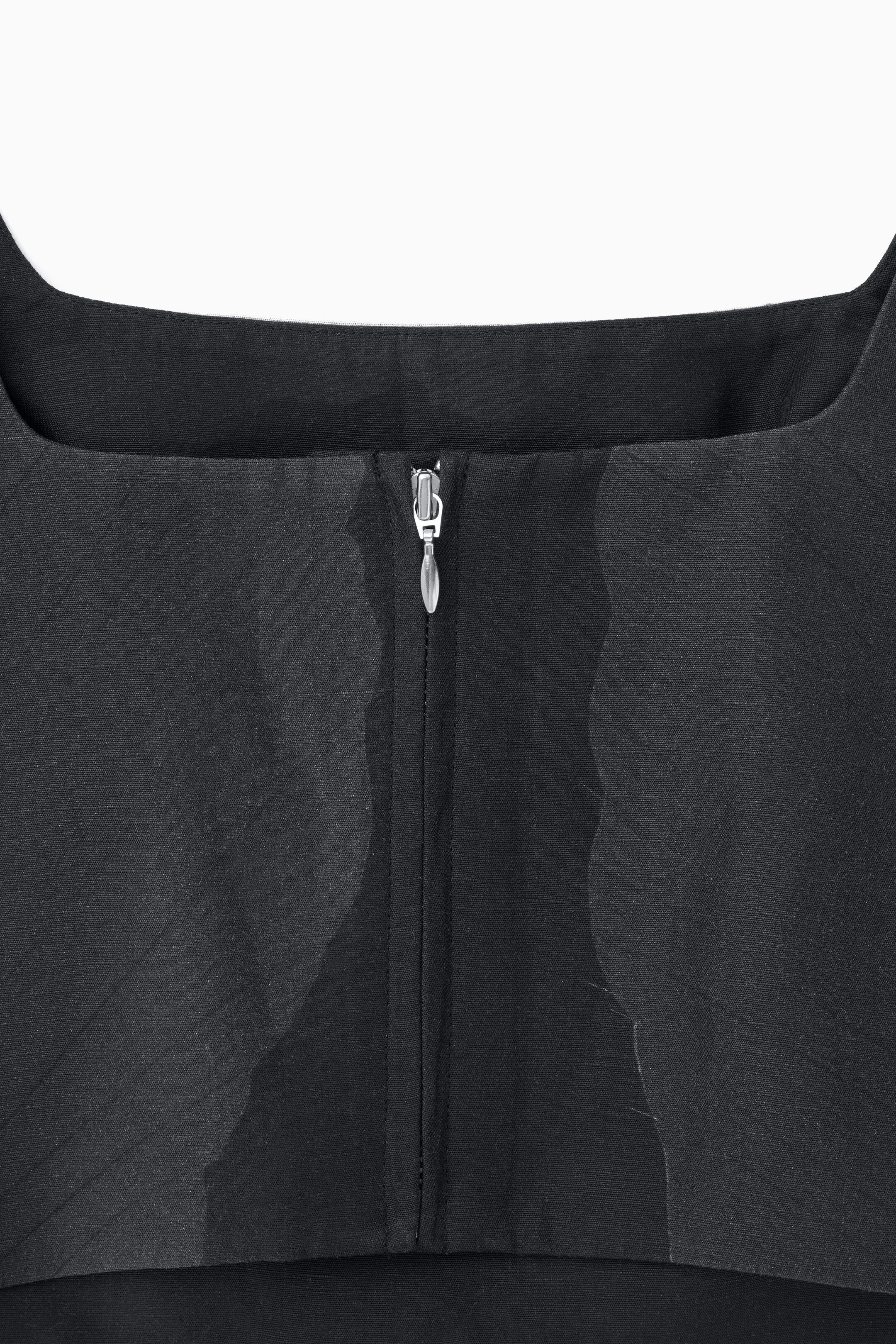 StillMedia/DescriptiveDetail