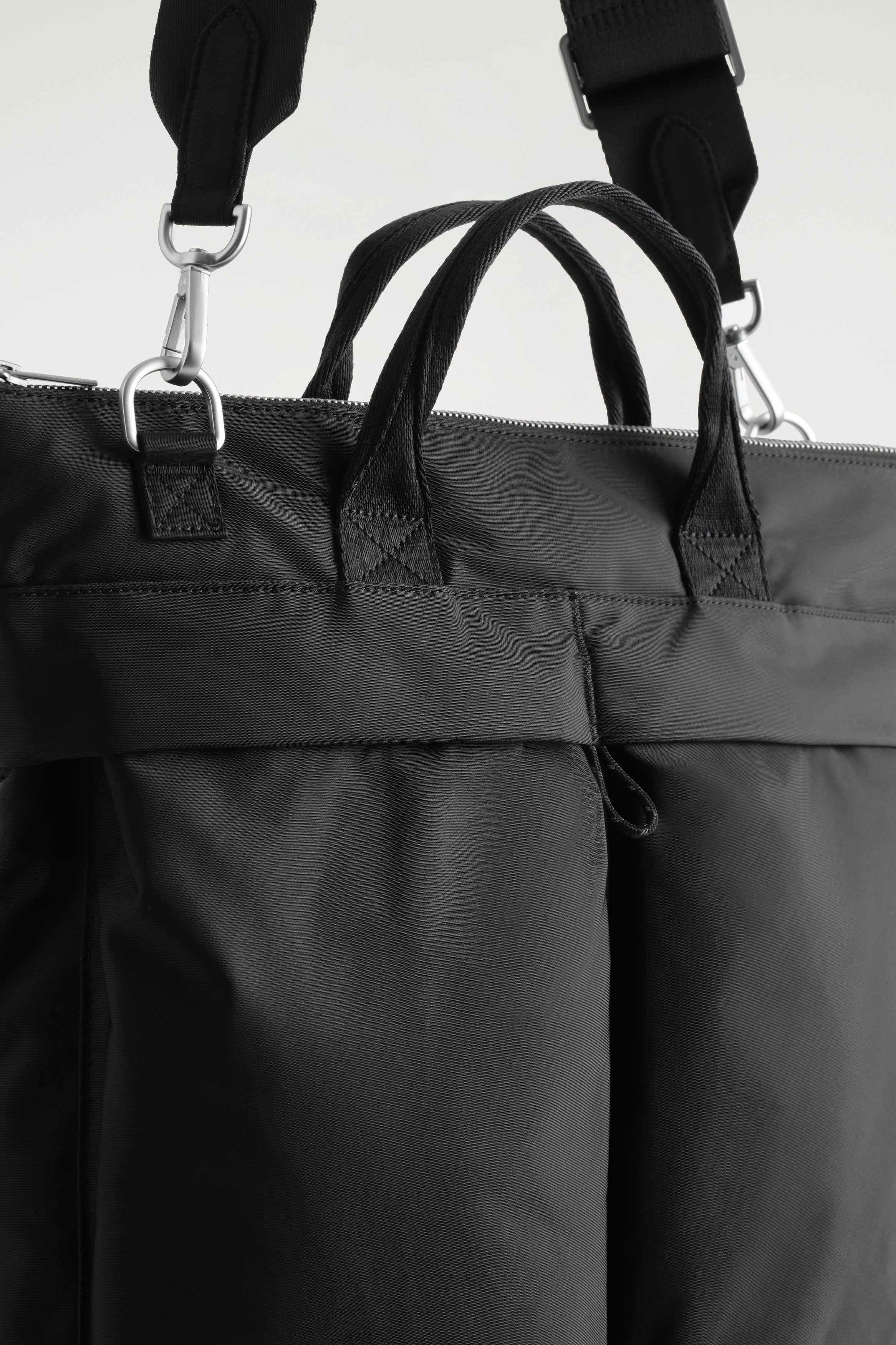 TRANSIT MESSENGER BAG - NYLON - BLACK | COS