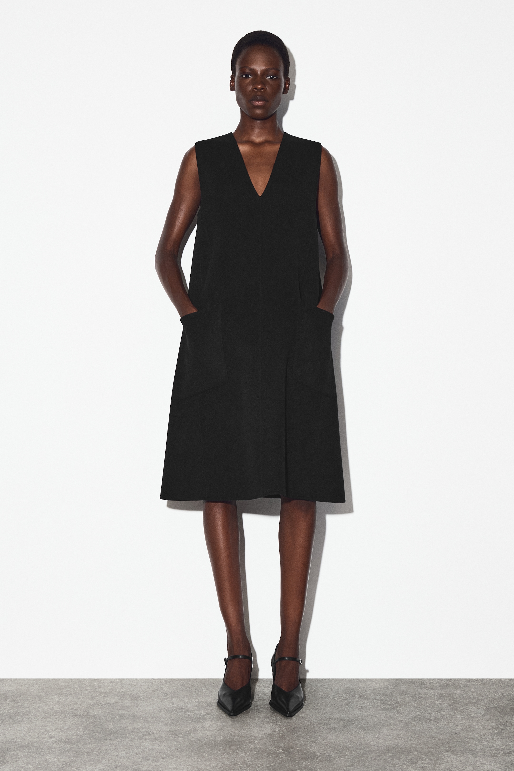 Agrandir l'image: ROBE EN LAINE MÉRINOS DOUBLE FACE - NOIR - FEMME | H&M FR 1
