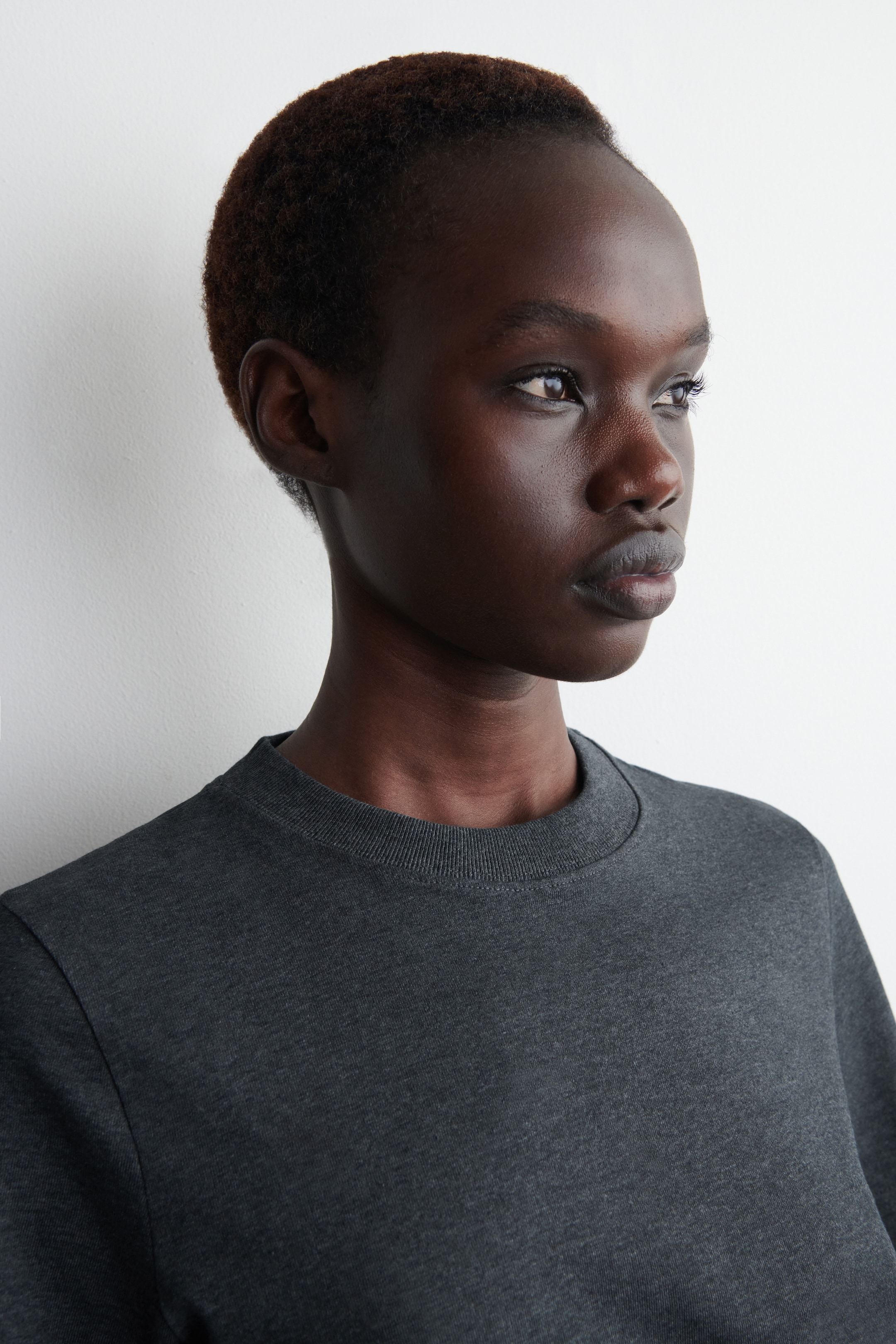 Ingrandisci l'immagine: CLEAN CUT REGULAR T-SHIRT - CHARCOAL MÉLANGE - DONNA | H&M CH 3
