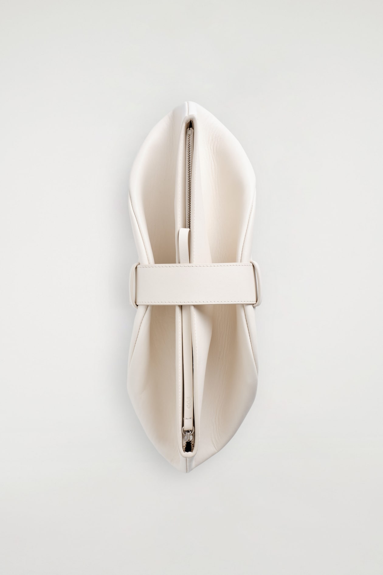 BELTED CLUTCH BAG - LEATHER — CHALK