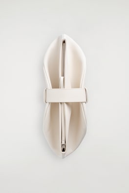 BELTED CLUTCH BAG - LEATHER — CHALK 3