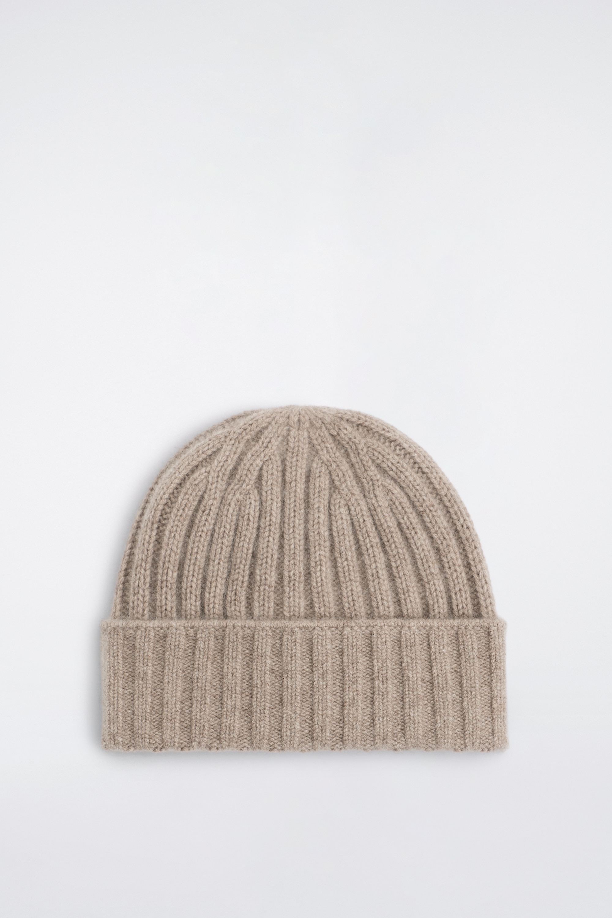 CHUNKY RIBBED CASHMERE BEANIE - BEIGE / UNDYED/כחול נייבי