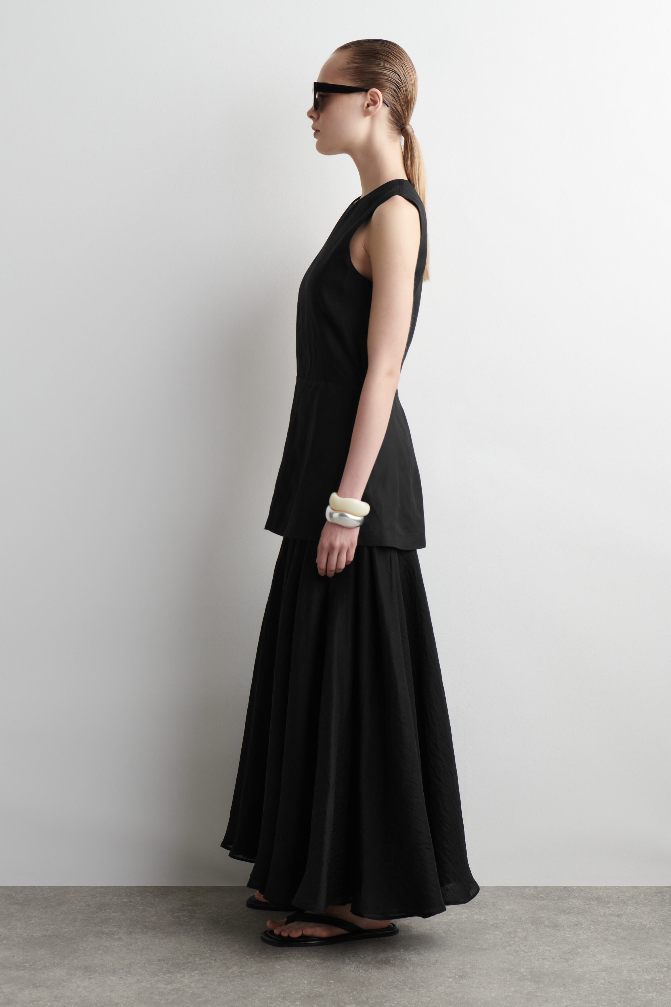 【美品♪】 COS LAYERED MID-LENGTH DRESS LAYERED PEPLUM MIDI DRESS - BLACK | COS