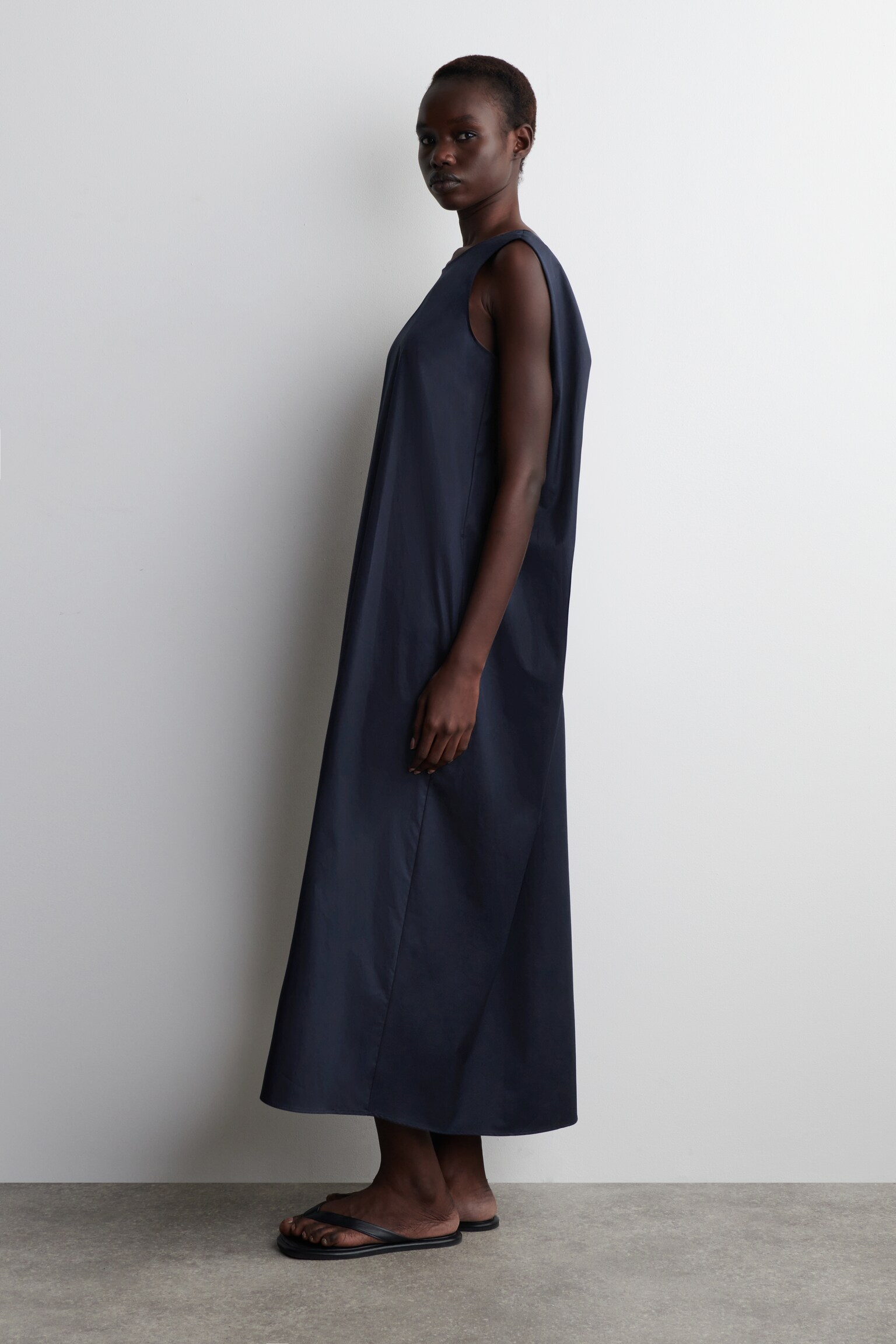 ROBE MIDI À DOS TORSADÉ EN COTON - BLEU MARINE - 6