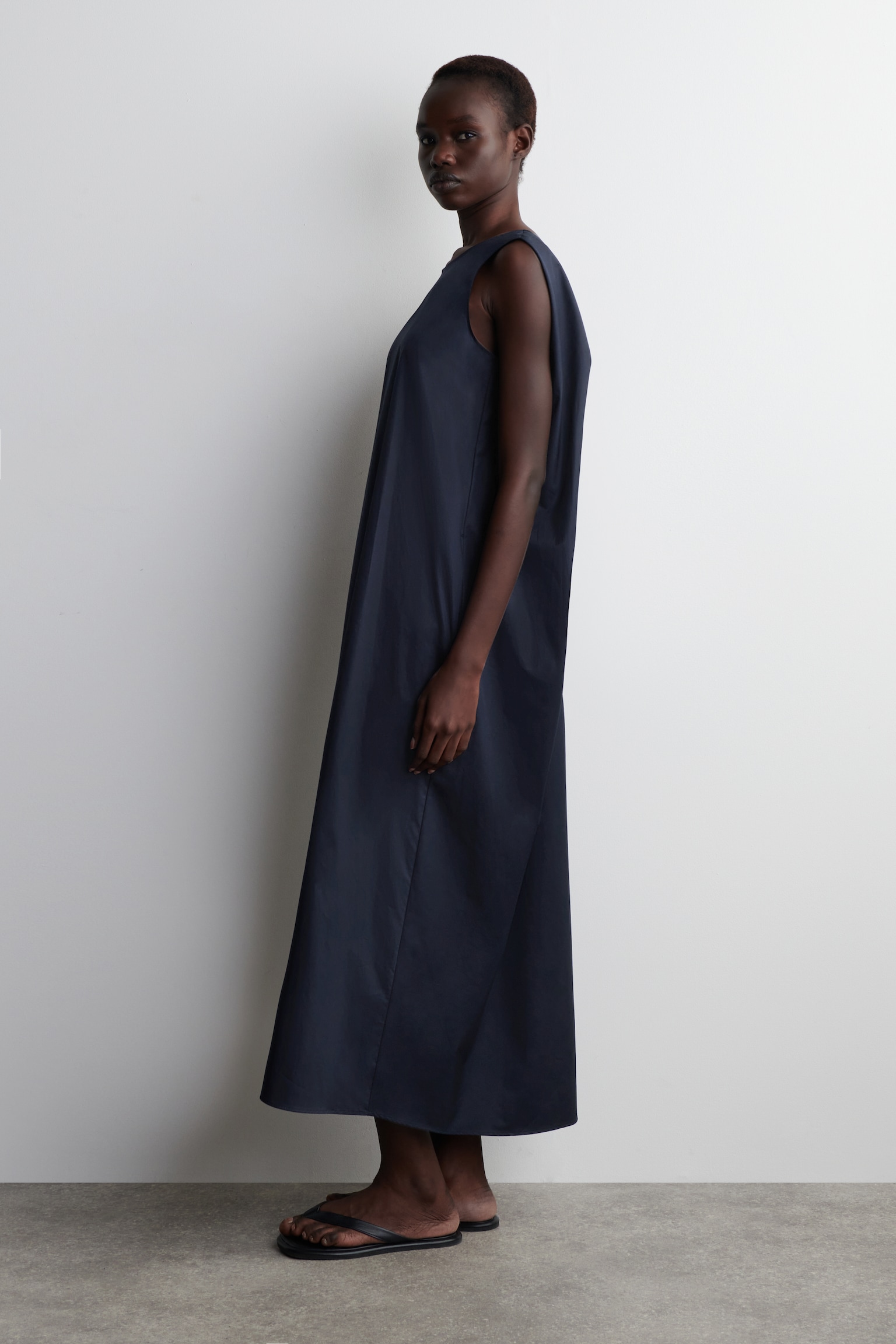 VESTIDO MIDI DE ALGODÓN CON ESPALDA RETORCIDA - AZUL MARINO - 6